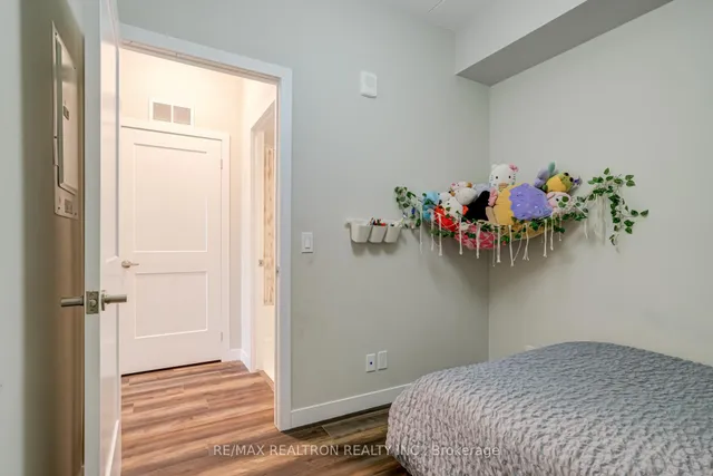 Additional property image - 15 Queen St Unit 1701