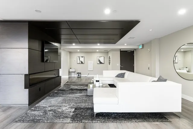 Additional property image - 15 Queen St Unit 1701