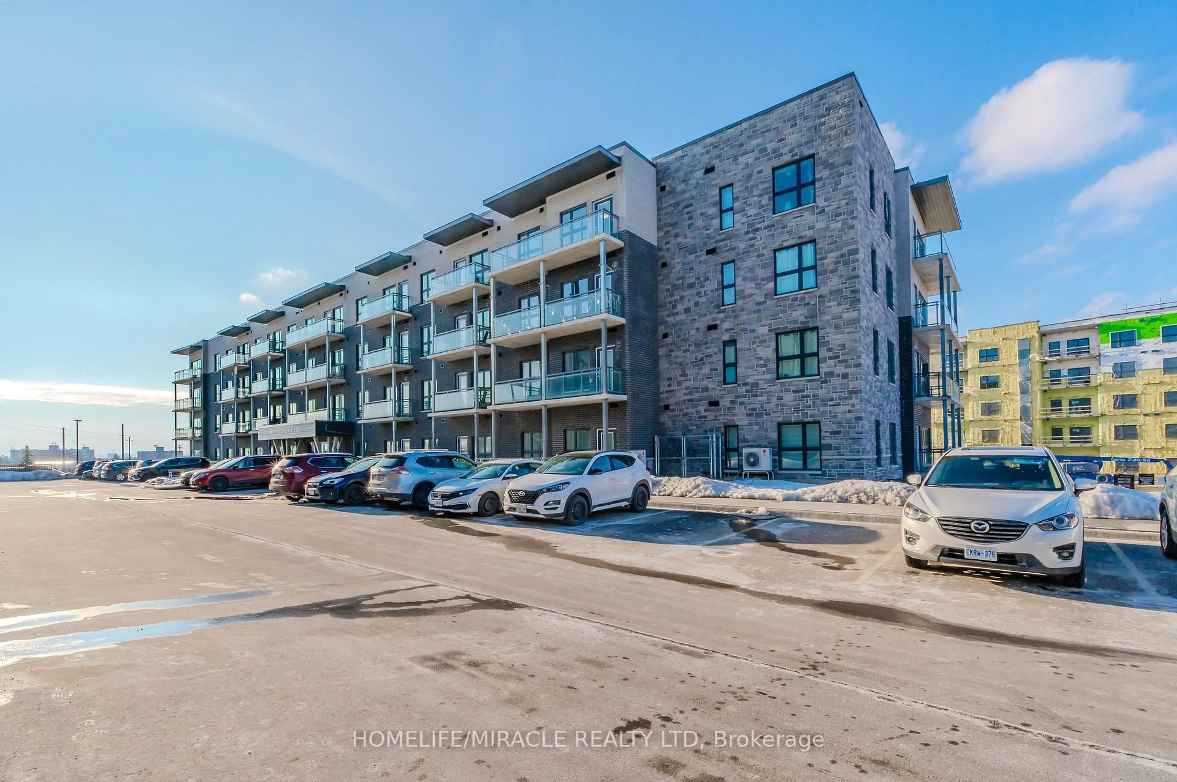 A pic from outside/outdoor area/front of a property/back of a property/a pic from drone, unknown for 1101 Lackner Pl #T5, Kitchener Ontario N2A 0L3