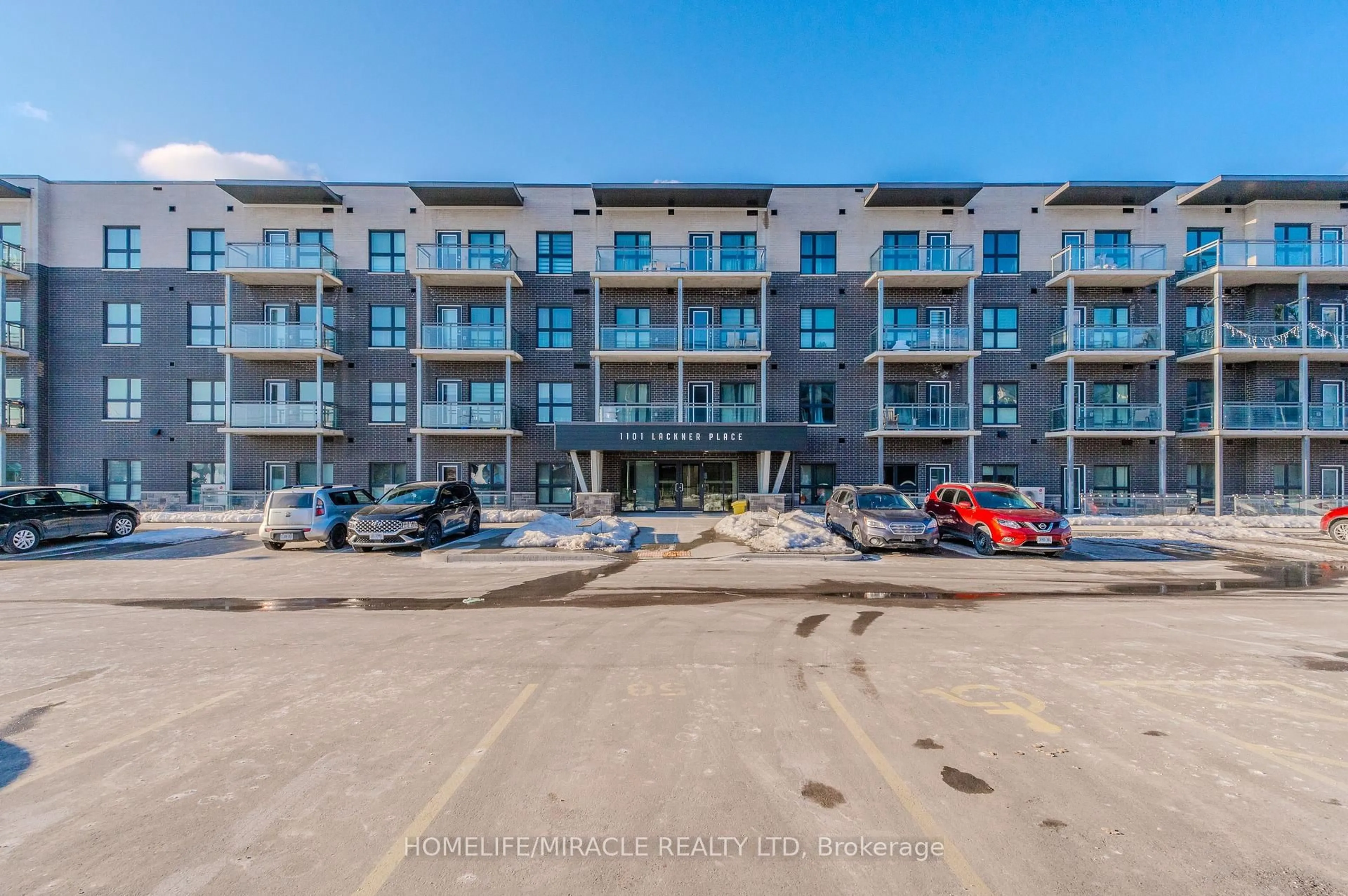 A pic from outside/outdoor area/front of a property/back of a property/a pic from drone, unknown for 1101 Lackner Pl #T5, Kitchener Ontario N2A 0L3