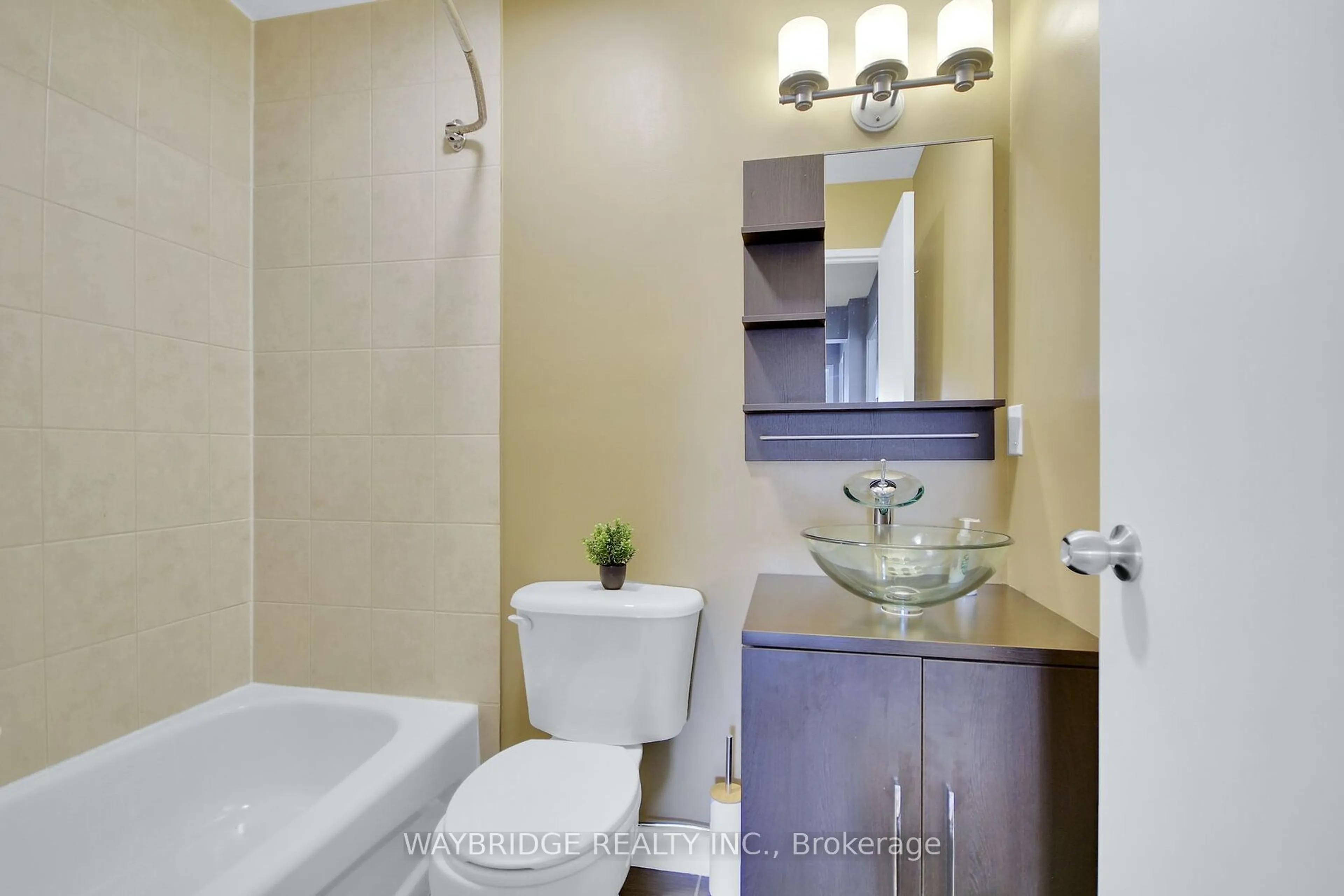 Standard bathroom, ceramic/tile floor for 1635 Heatherington Rd, Ottawa Ontario K1V 8V8