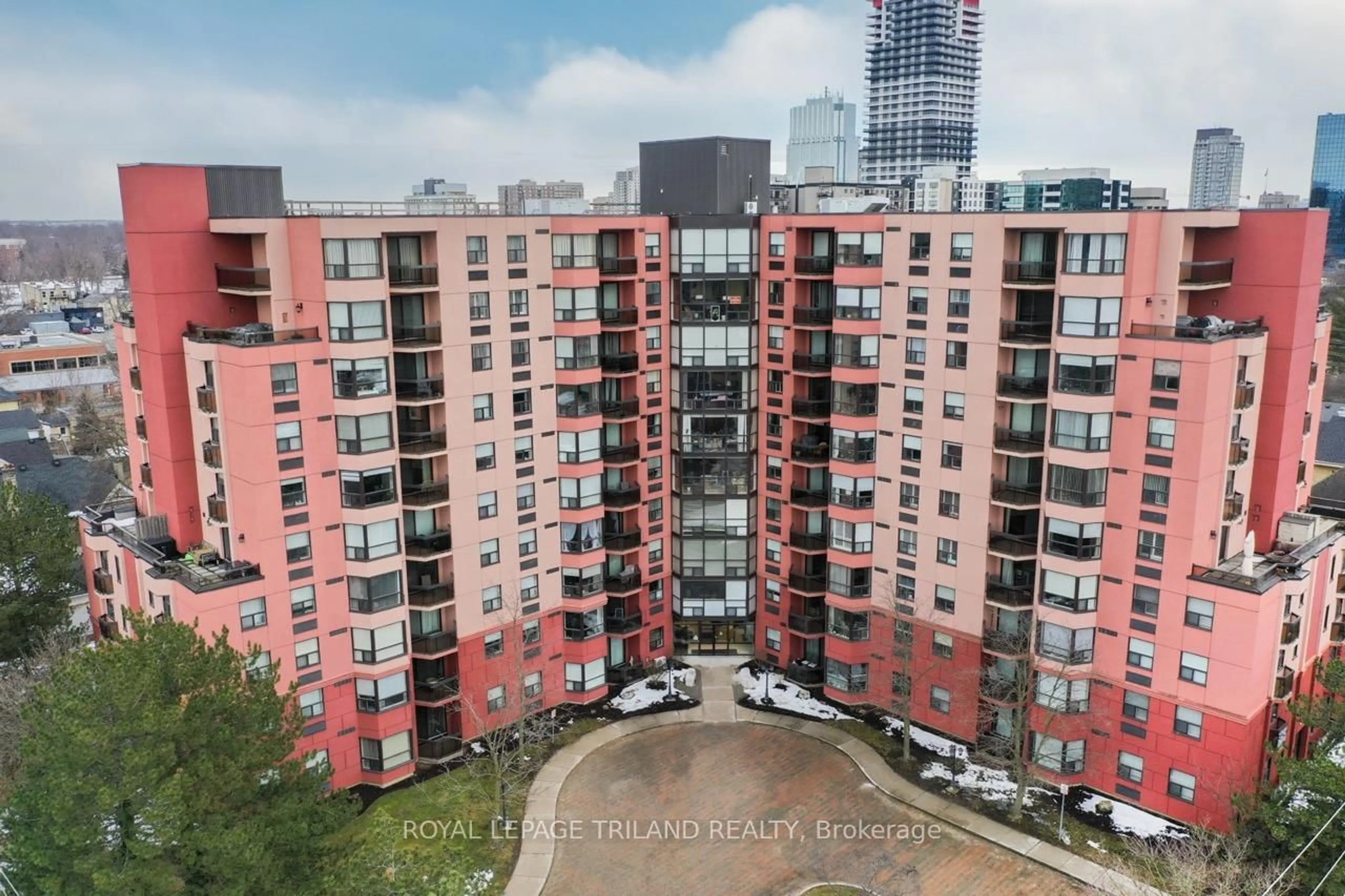 A pic from outside/outdoor area/front of a property/back of a property/a pic from drone, city buildings view from balcony for 600 Talbot St #612, London Ontario N6A 5L9