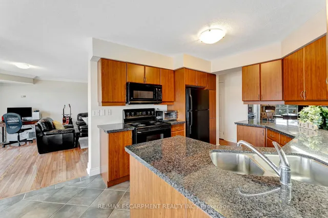 Additional property image - 1770 Main St Unit 506