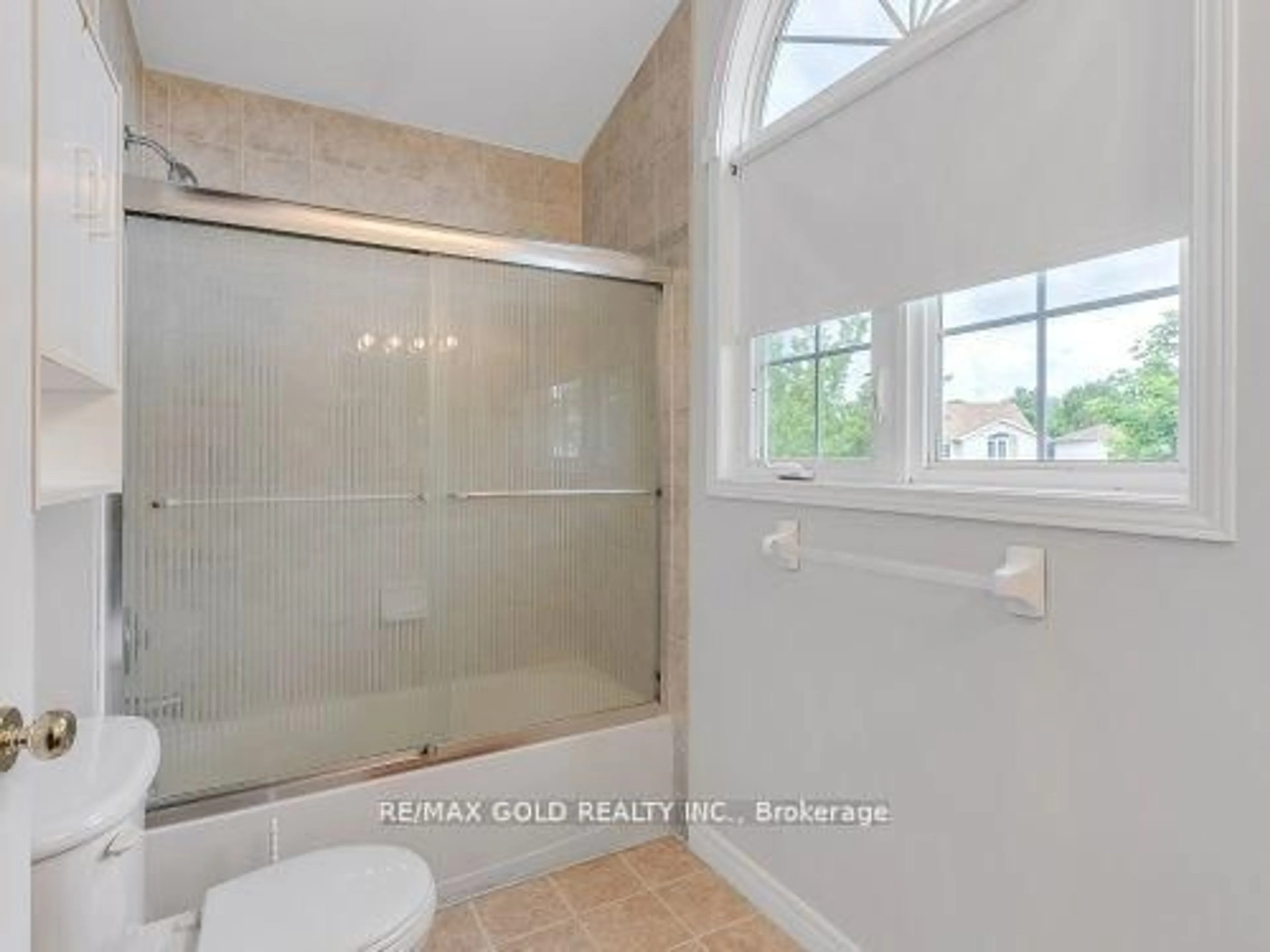 Standard bathroom, ceramic/tile floor for 244 Ridgeview Pl, London Ontario N5Y 5T8