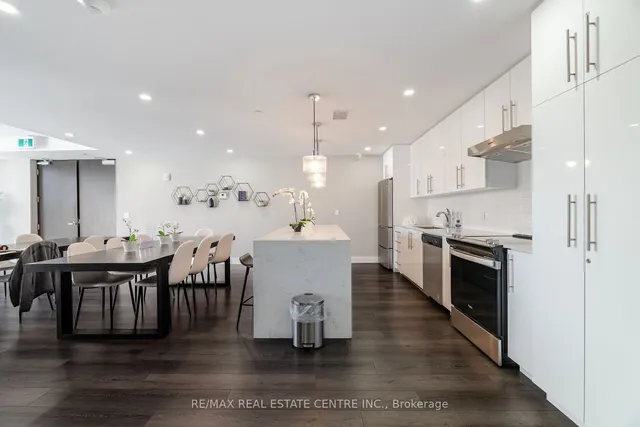 Additional image 40 of 15 Queen St Unit 710