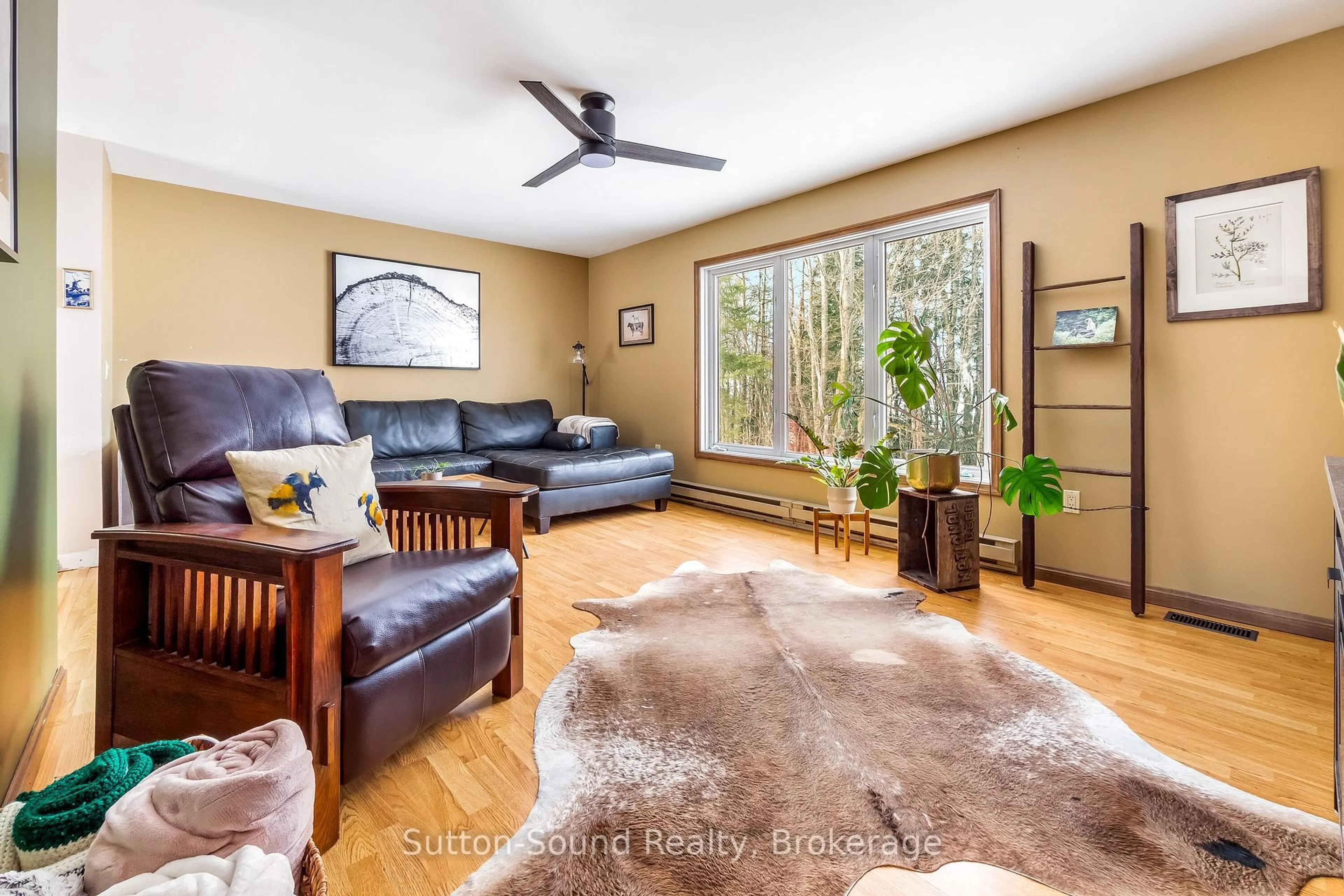 Living room with furniture, unknown for 387 Park Head Rd, South Bruce Peninsula Ontario N0H 1A0