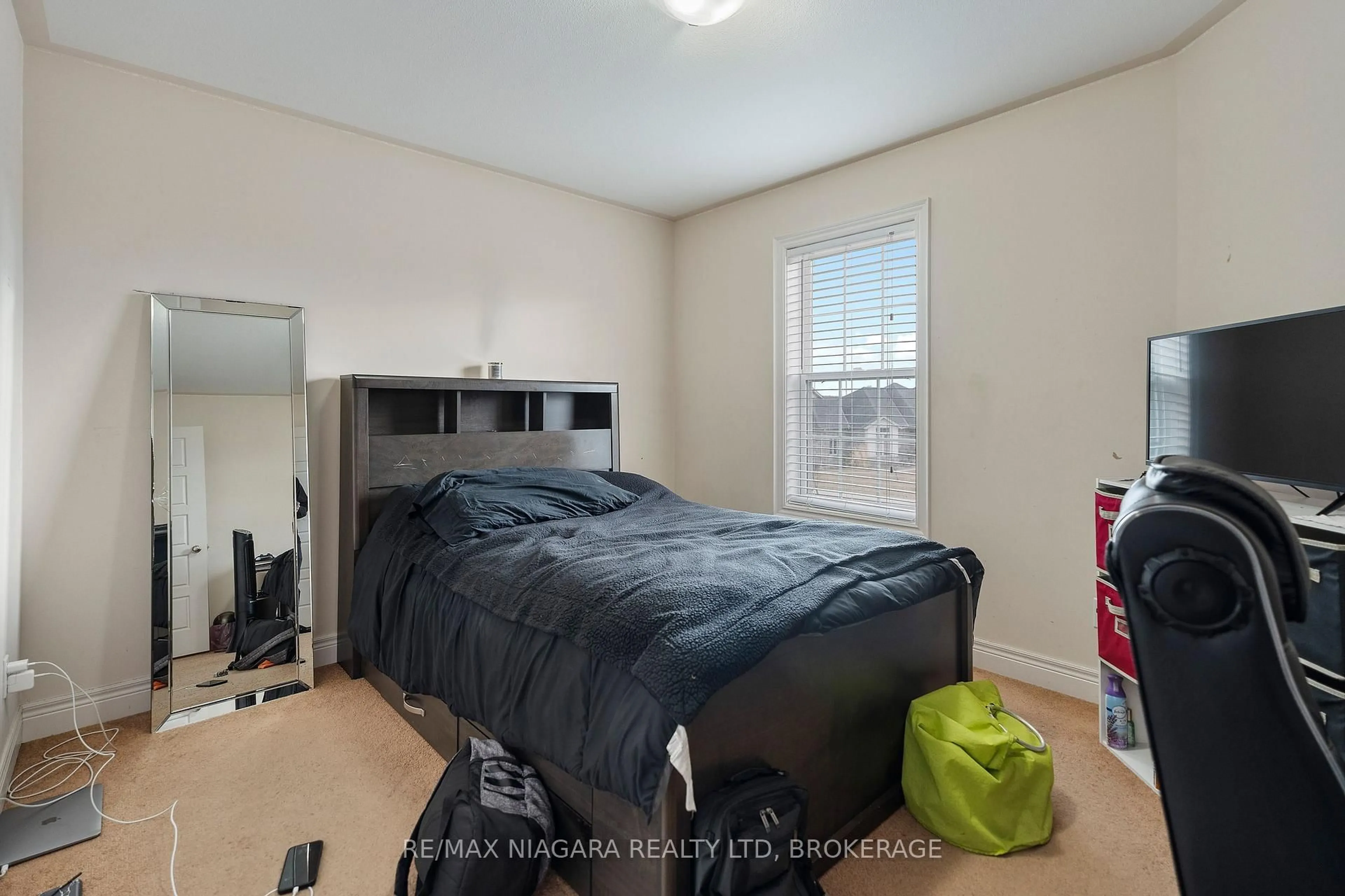 A pic of a room for 3960 Village Creek Dr, Fort Erie Ontario L0S 1S0