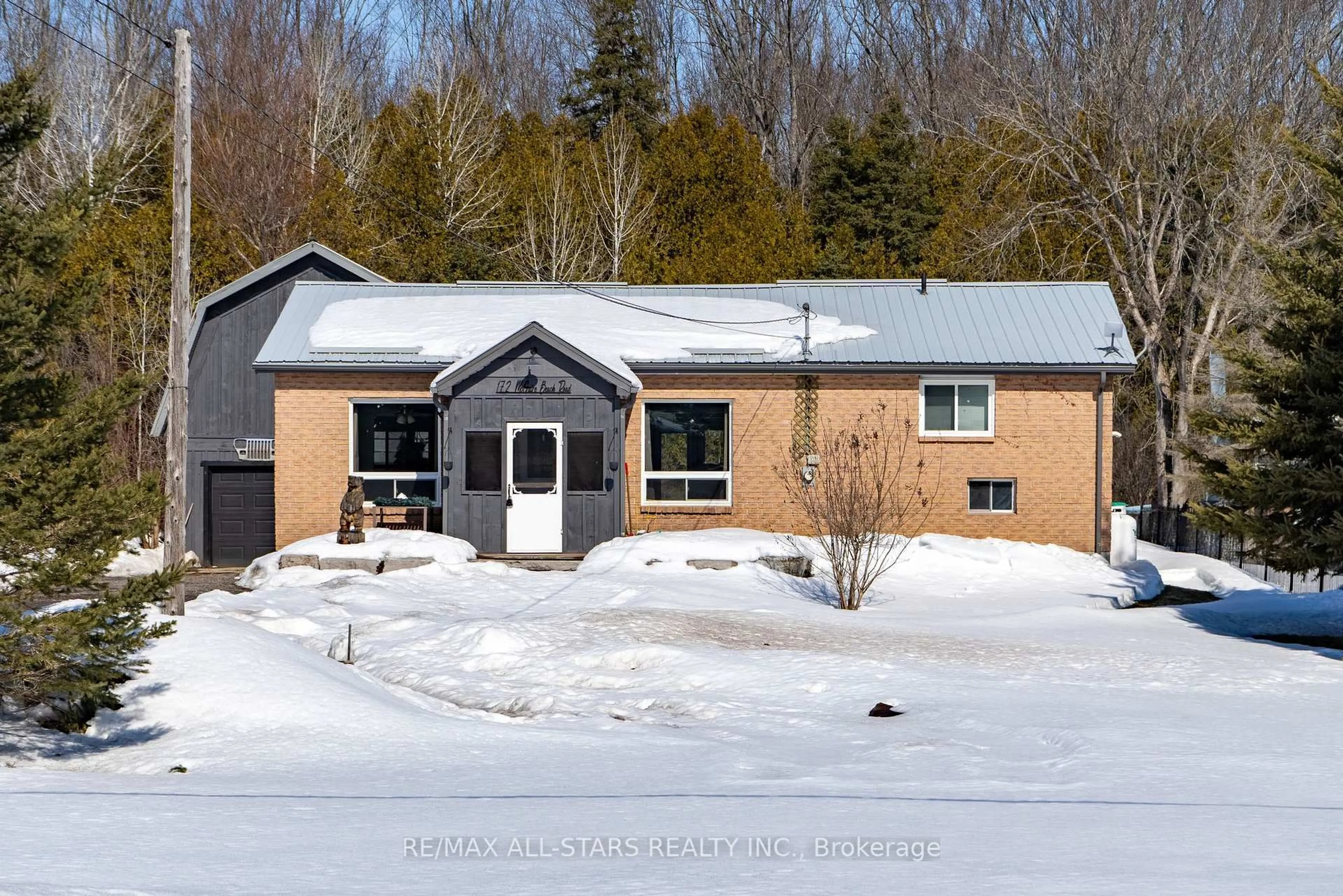 A pic from outside/outdoor area/front of a property/back of a property/a pic from drone, building for 172 Mcguire Beach Rd, Kawartha Lakes Ontario K0M 2B0