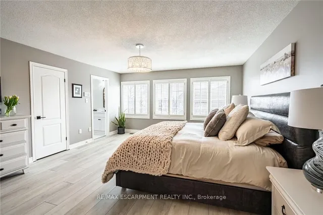 Additional property image - 83 Southcreek Crt