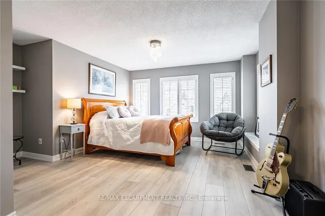 Additional property image - 83 Southcreek Crt