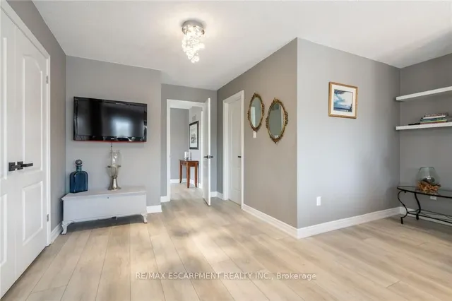 Additional property image - 83 Southcreek Crt