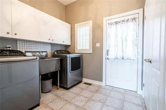 Additional property image - 83 Southcreek Crt
