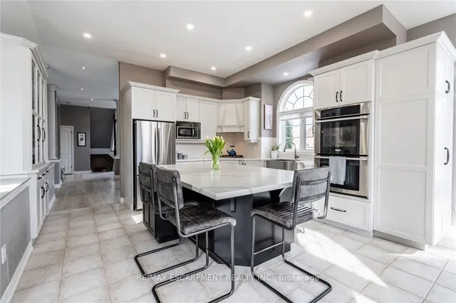Additional property image - 83 Southcreek Crt
