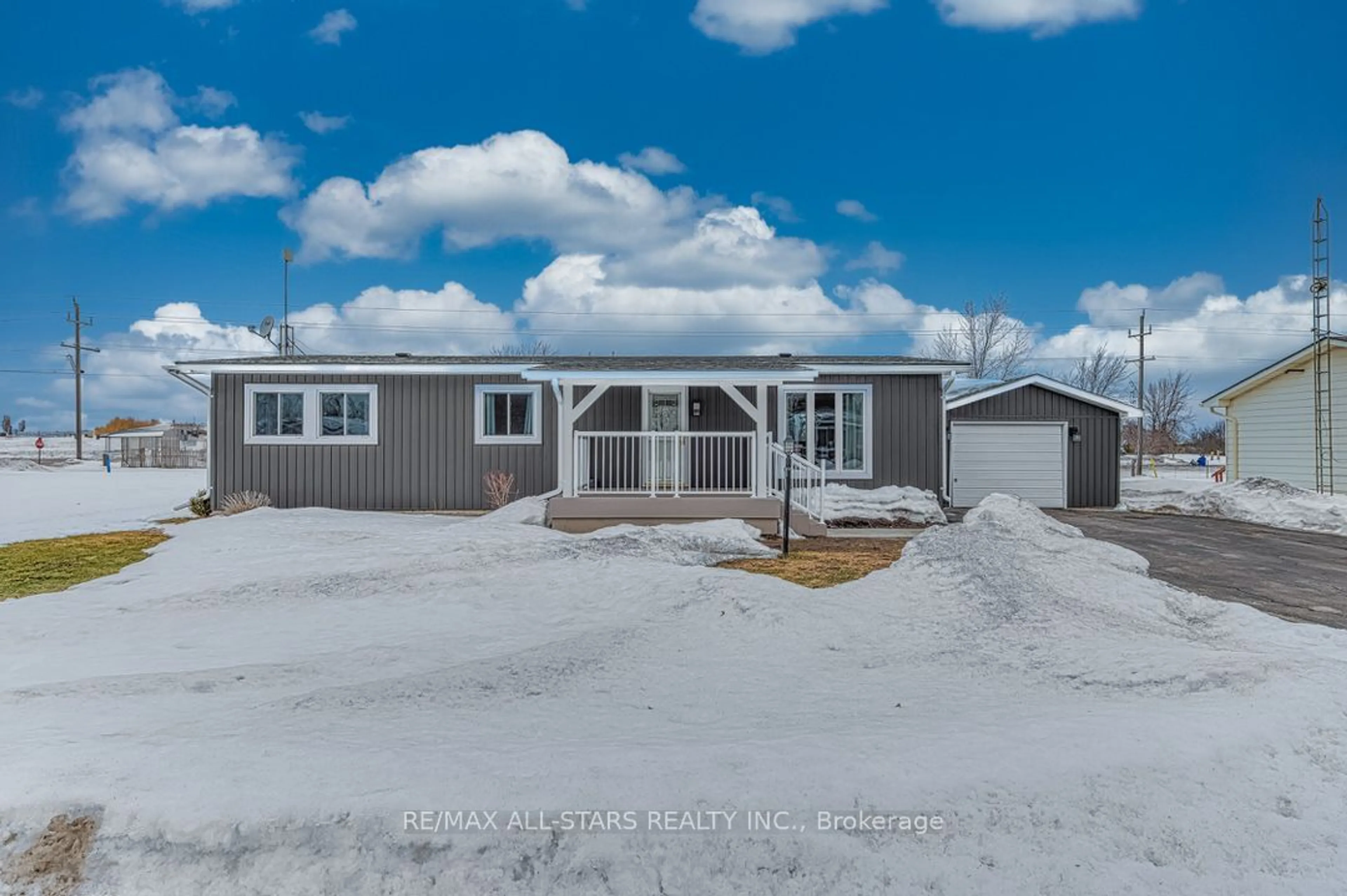A pic from outside/outdoor area/front of a property/back of a property/a pic from drone, unknown for 32 Vista Dr, Kawartha Lakes Ontario K9V 0H7