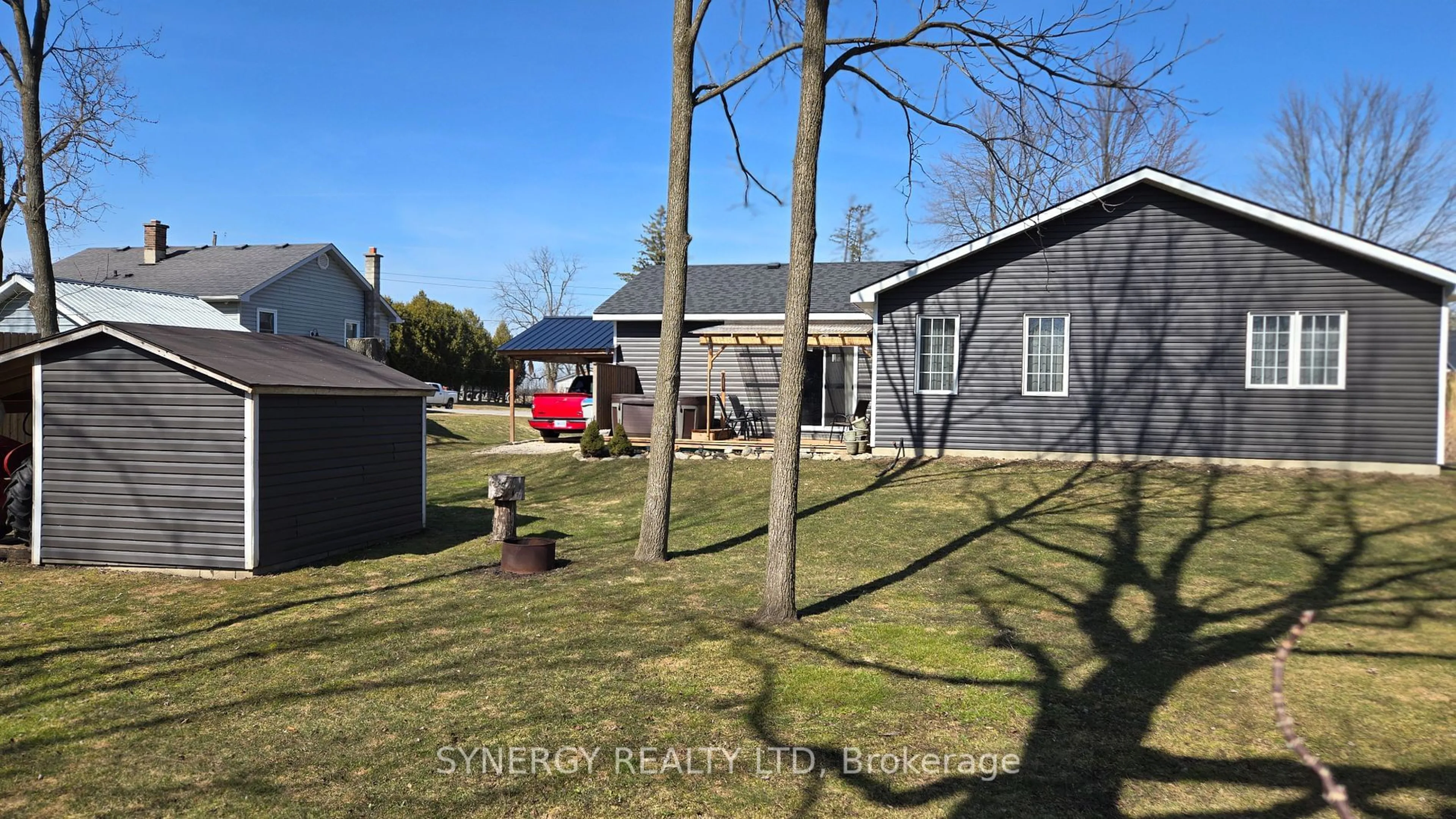 A pic from outside/outdoor area/front of a property/back of a property/a pic from drone, street for 7953 Railroad Line, Brooke-Alvinston Ontario N0M 2S0