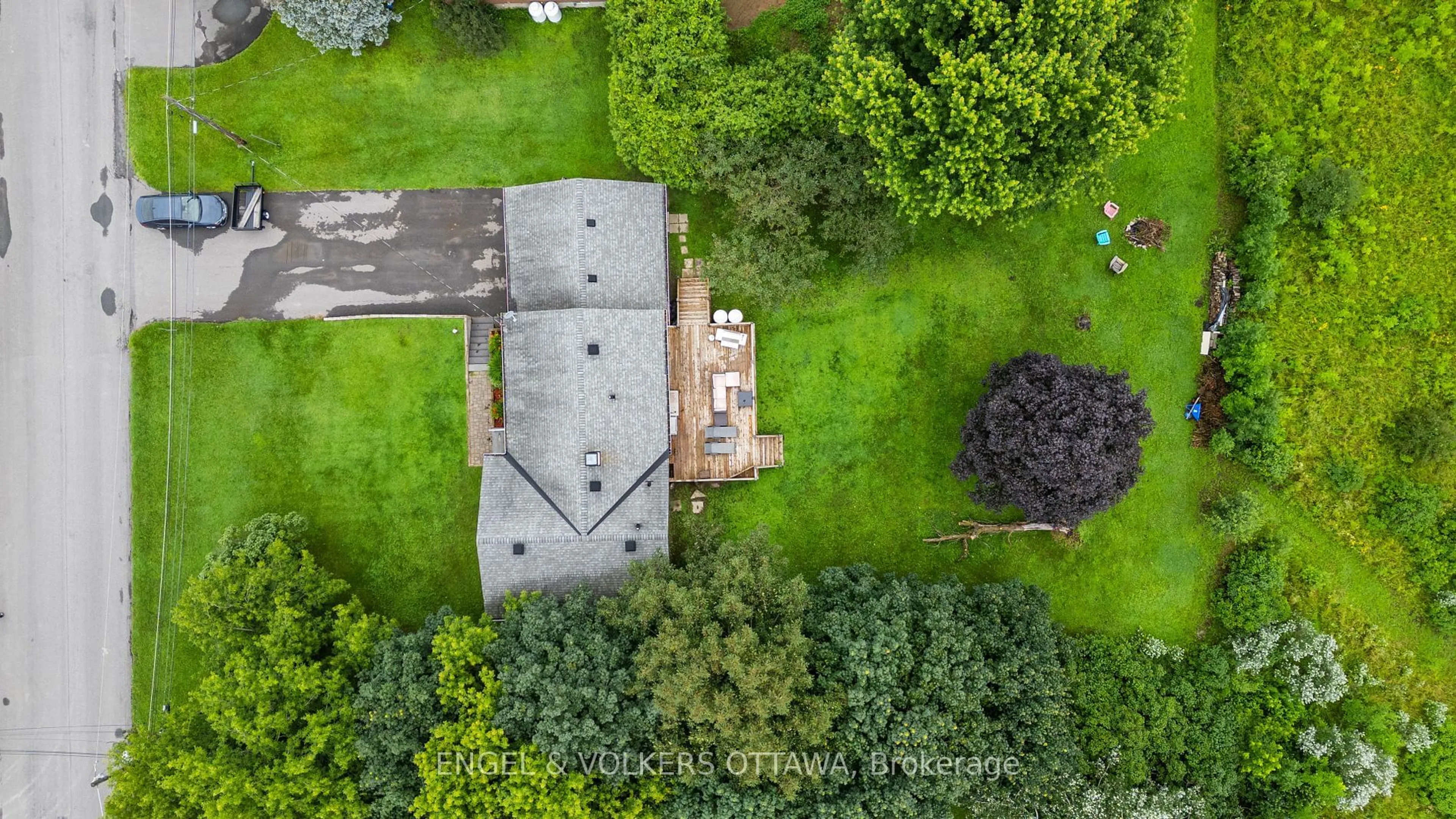 A pic from outside/outdoor area/front of a property/back of a property/a pic from drone, unknown for 5 Murphy Crt, Kanata Ontario K2W 1B7