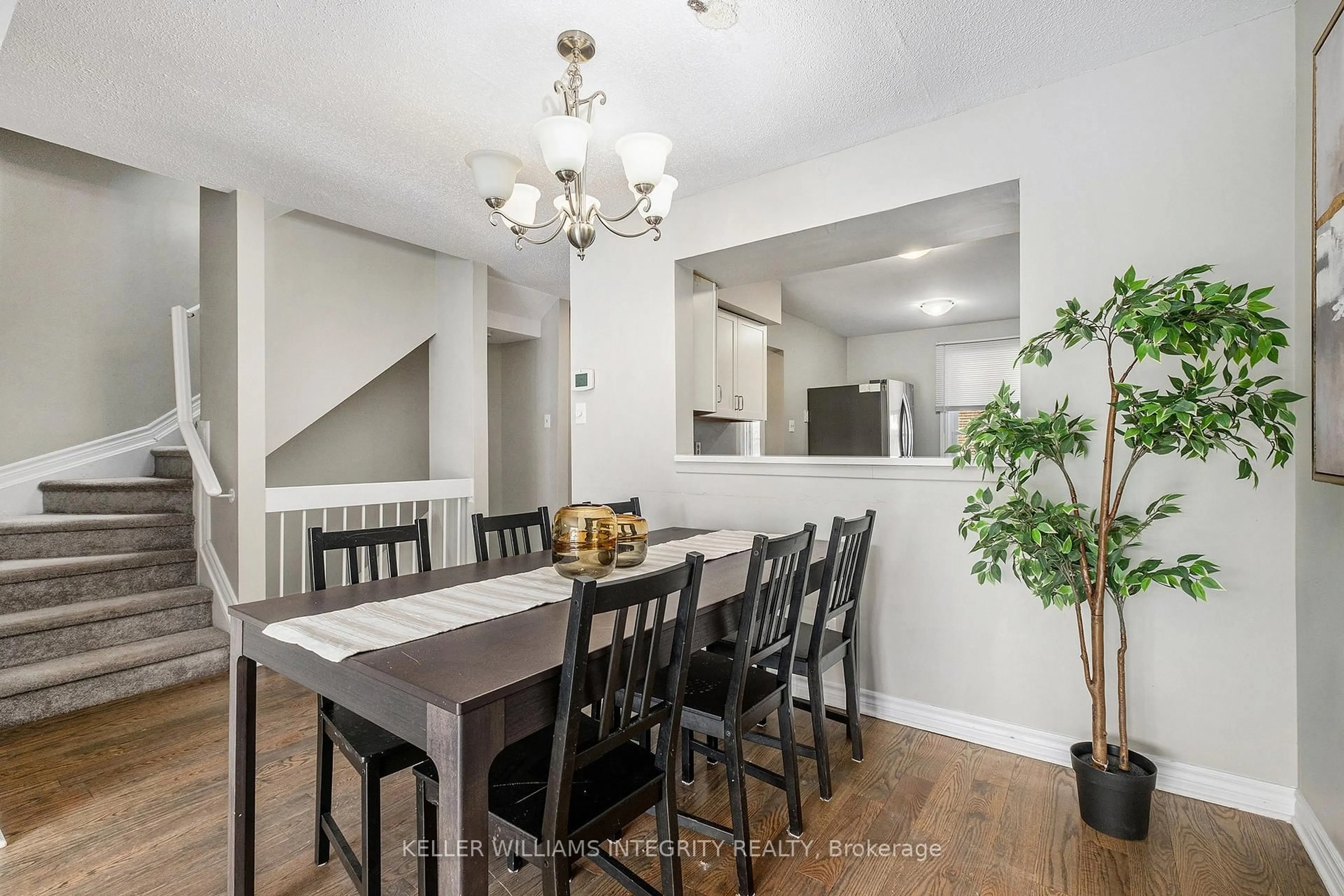 Dining room, wood/laminate floor for 280E Dalehurst Dr, Ottawa Ontario K2G 4J5