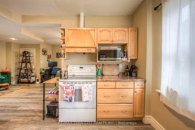 Additional property image - 211 Weber St