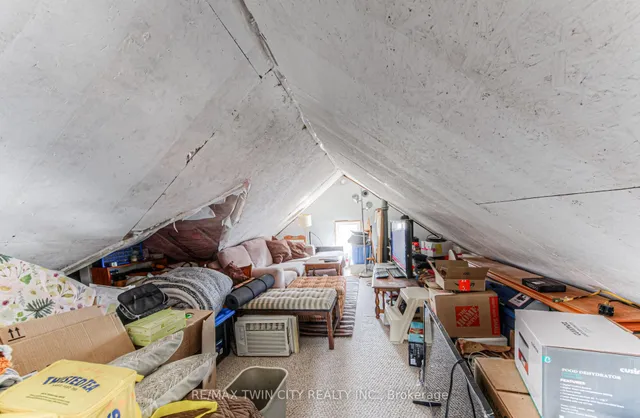 Additional property image - 211 Weber St