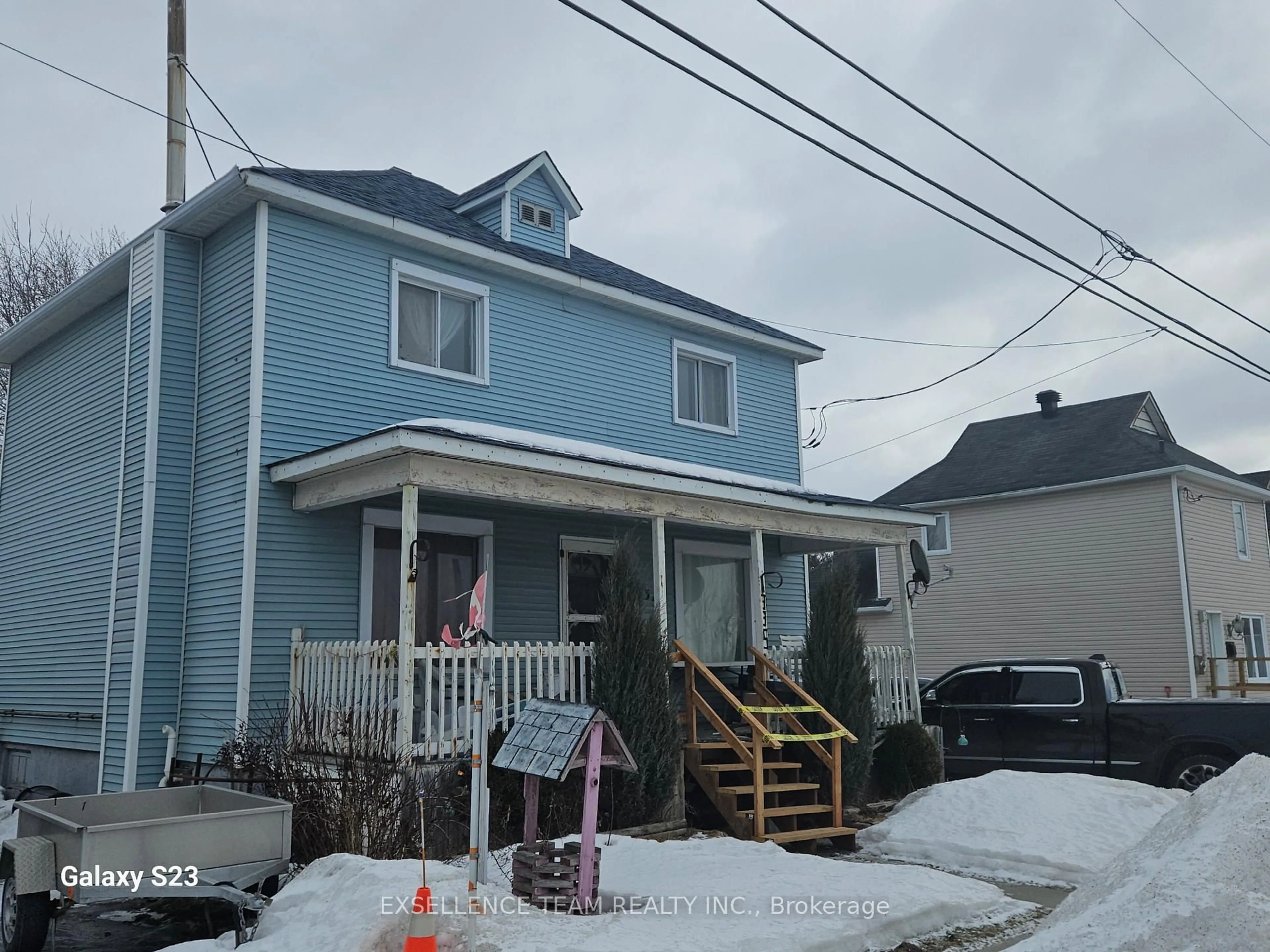 Home with vinyl exterior material, street for 335 Brookdale Ave, Cornwall Ontario K6J 4P2