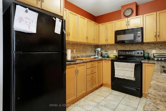 Additional property image - 165 Duke St Unit 212
