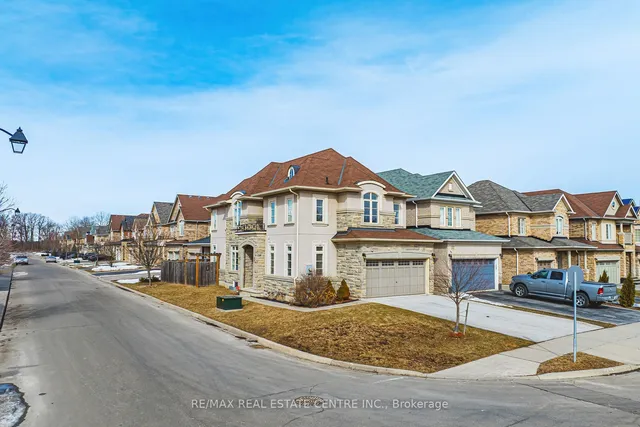 Additional image 48 of 107 Hazelton Ave