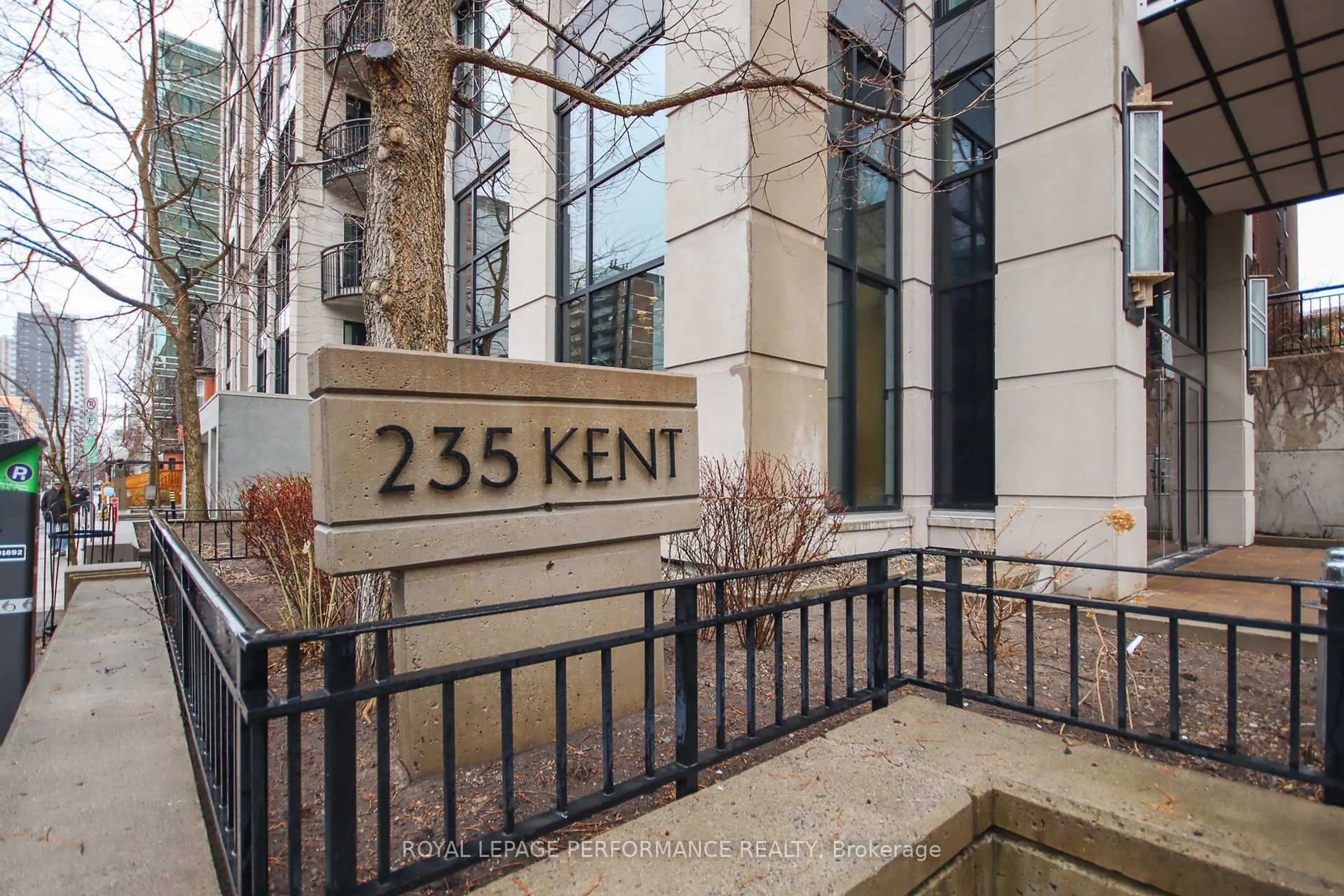 Unknown for 235 Kent St #1906, Ottawa Ontario K2P 1Z9