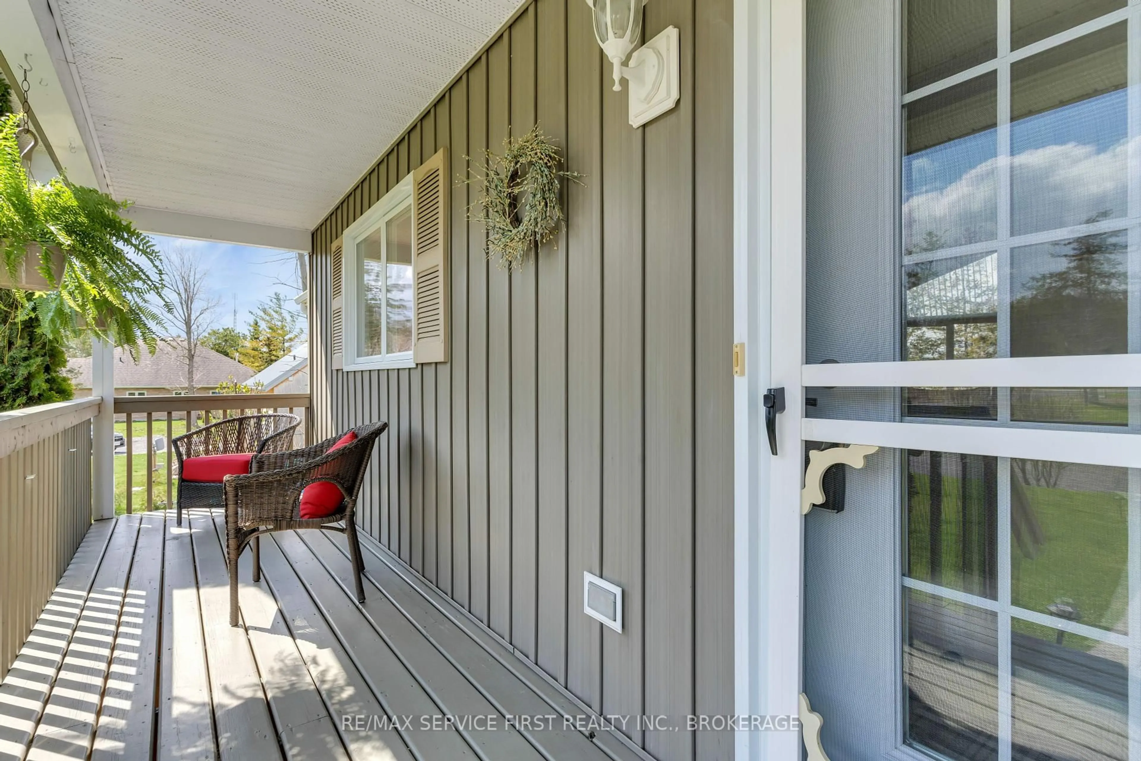 Indoor entryway for 502 Shermans Point Rd, Napanee Ontario K7R 3K8