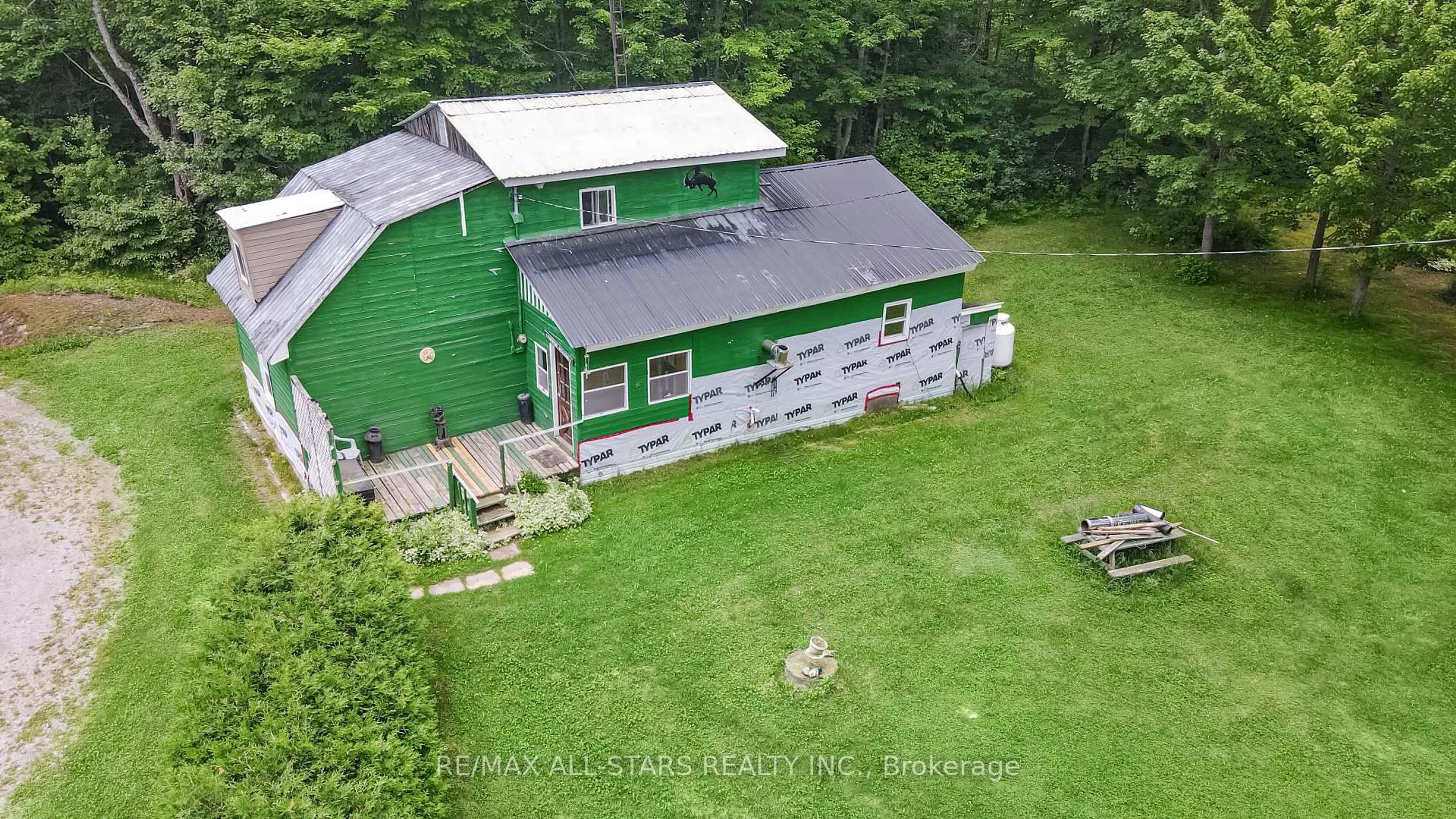 A pic from outside/outdoor area/front of a property/back of a property/a pic from drone, building for 189 Boundary Rd, Kawartha Lakes Ontario K0M 2A0