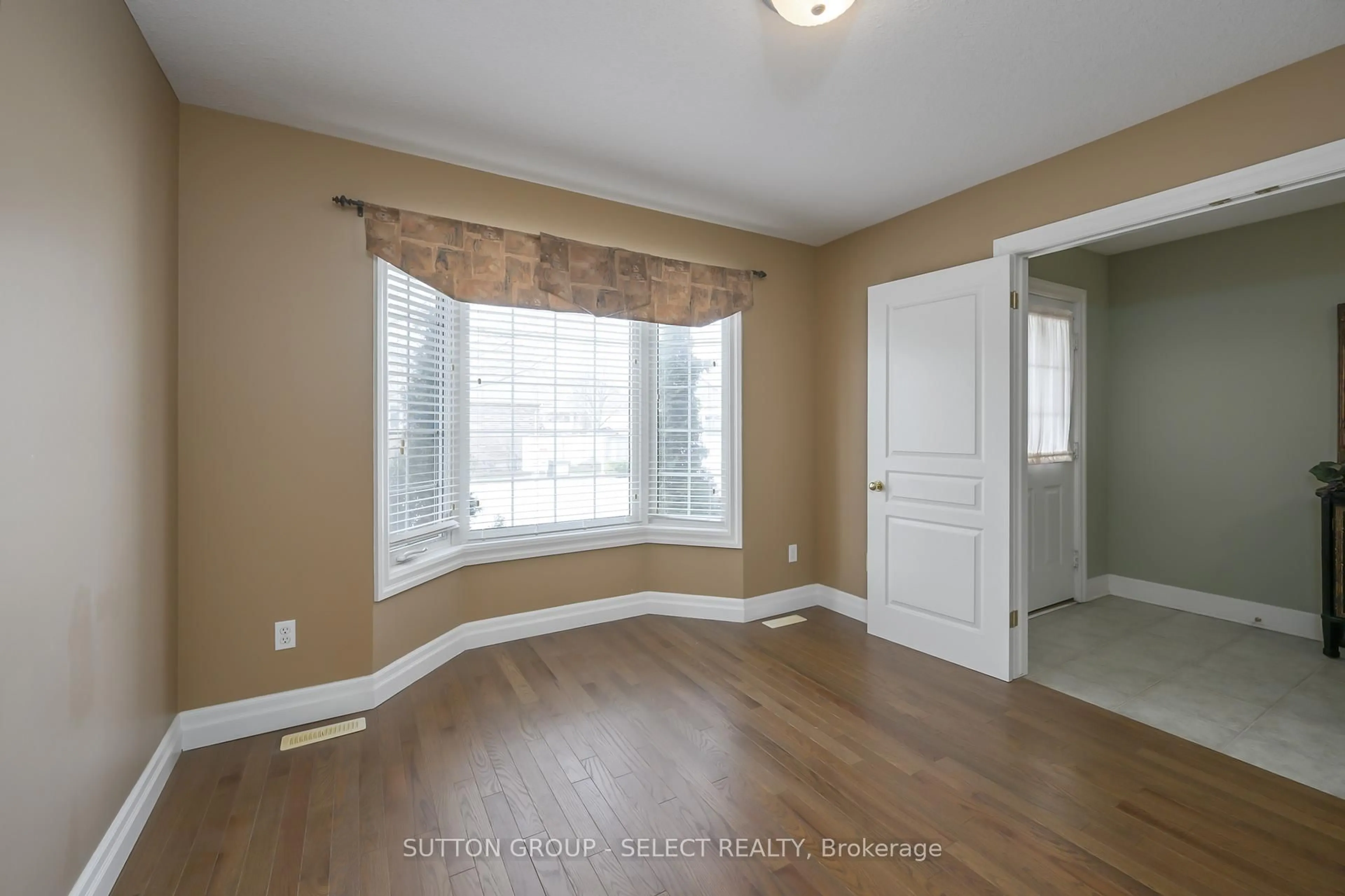 A pic of a room for 1625 Attawandaron Rd #13, London Ontario N6G 3M5