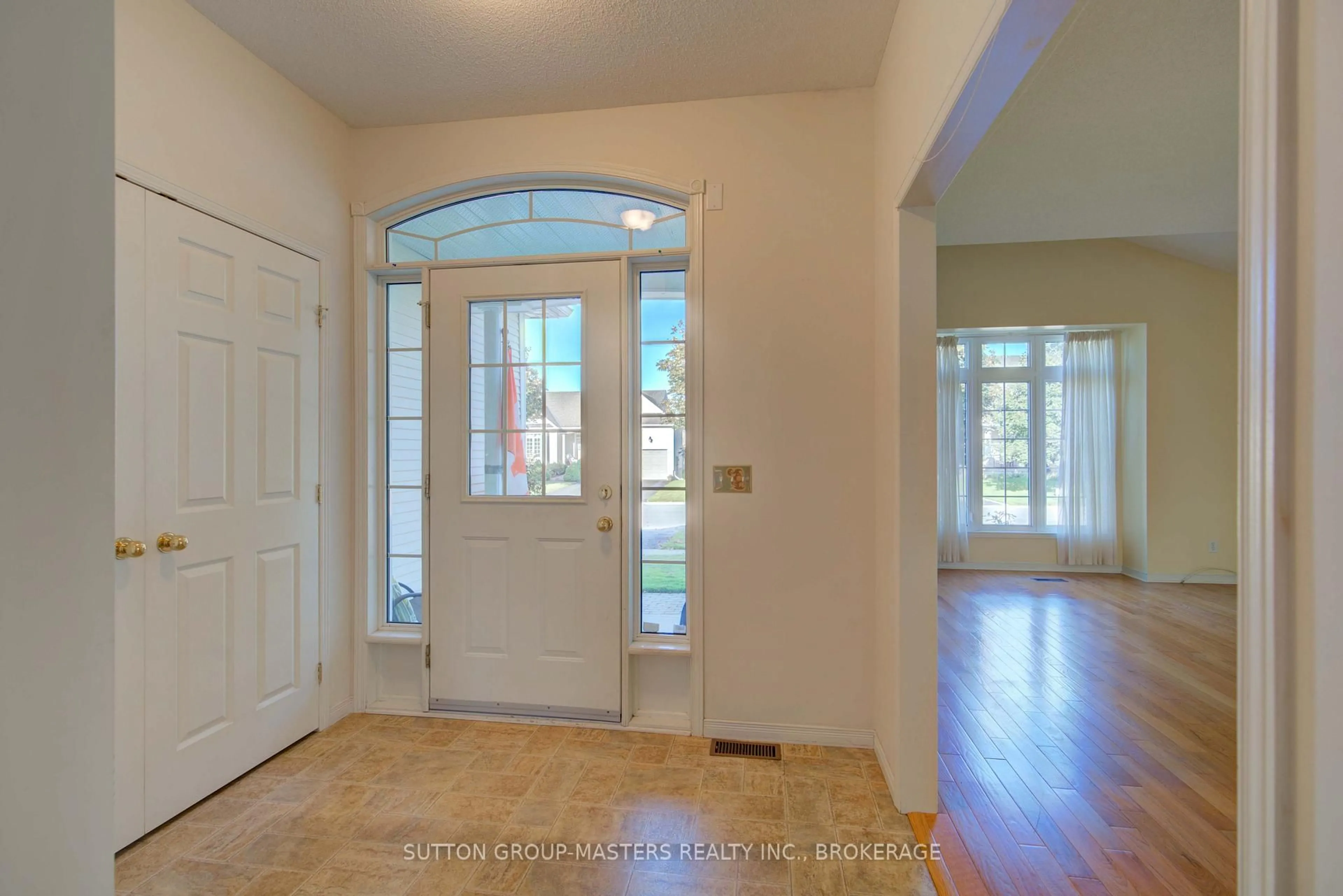 Indoor entryway for 44 COUNTRY CLUB Dr, Bath Ontario K0H 1G0