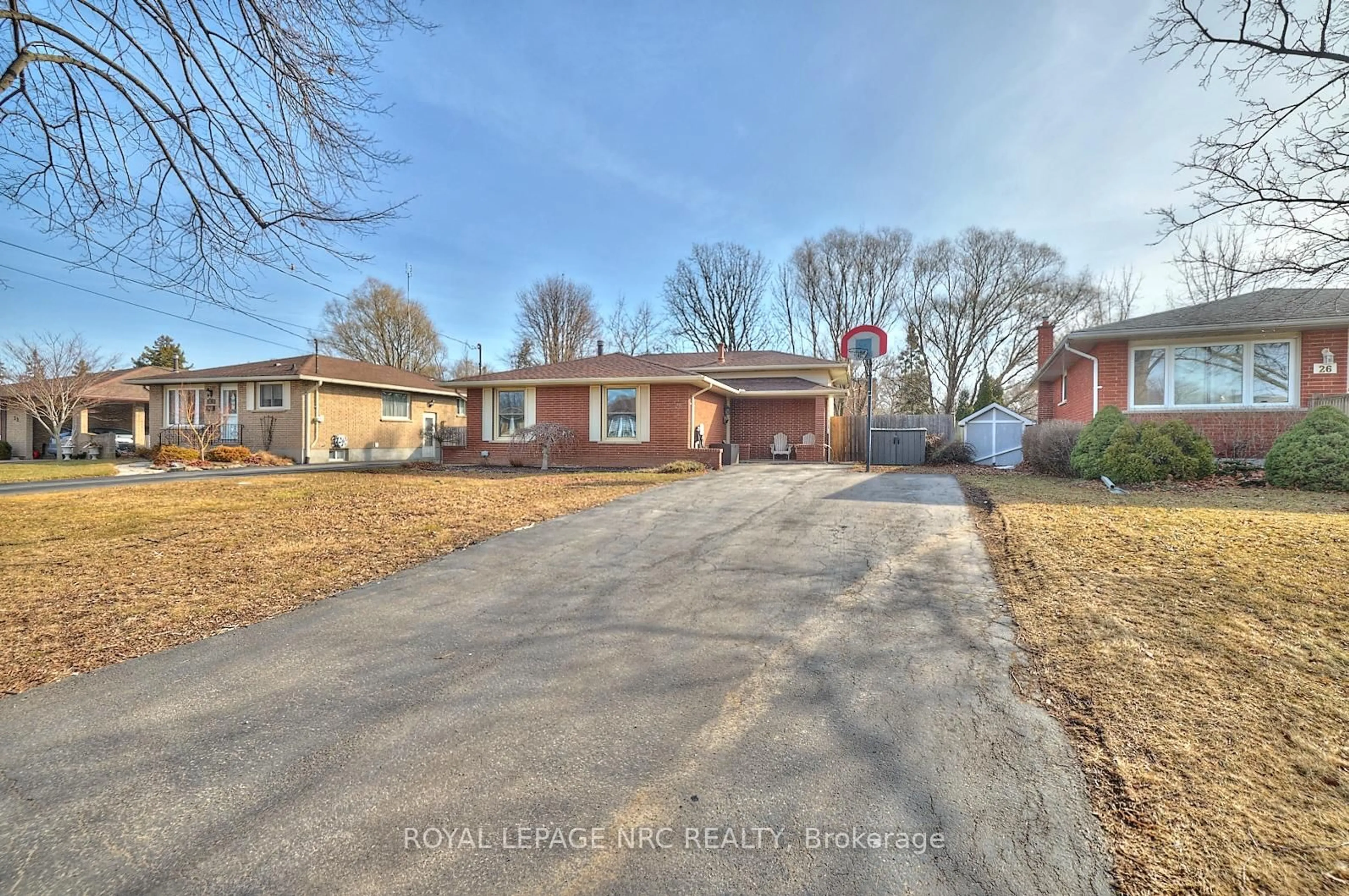 A pic from outside/outdoor area/front of a property/back of a property/a pic from drone, street for 28 Ramsey St, St. Catharines Ontario L2N 2K1