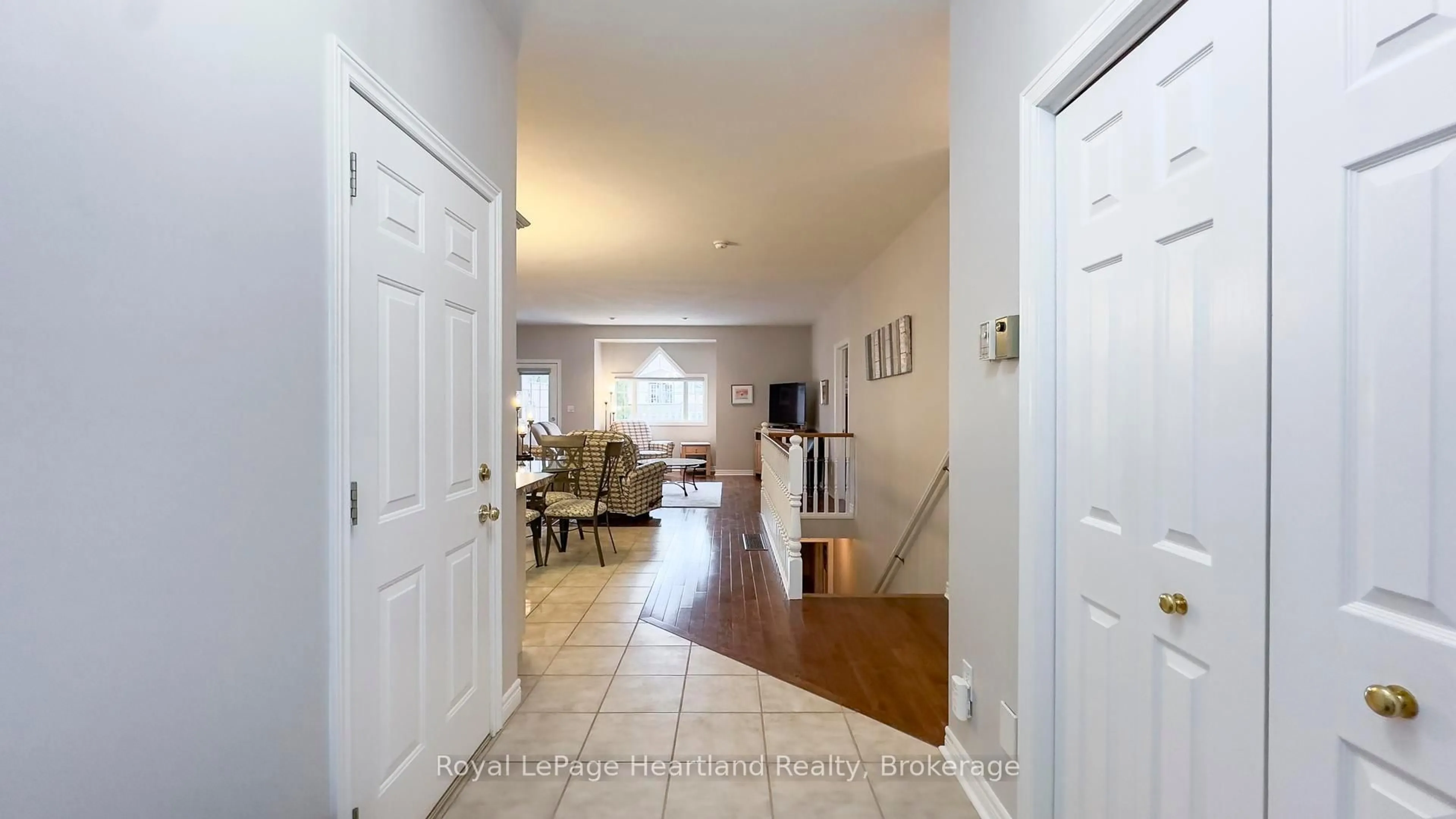 Indoor entryway for 247 Martha St, Goderich Ontario N7A 3B4