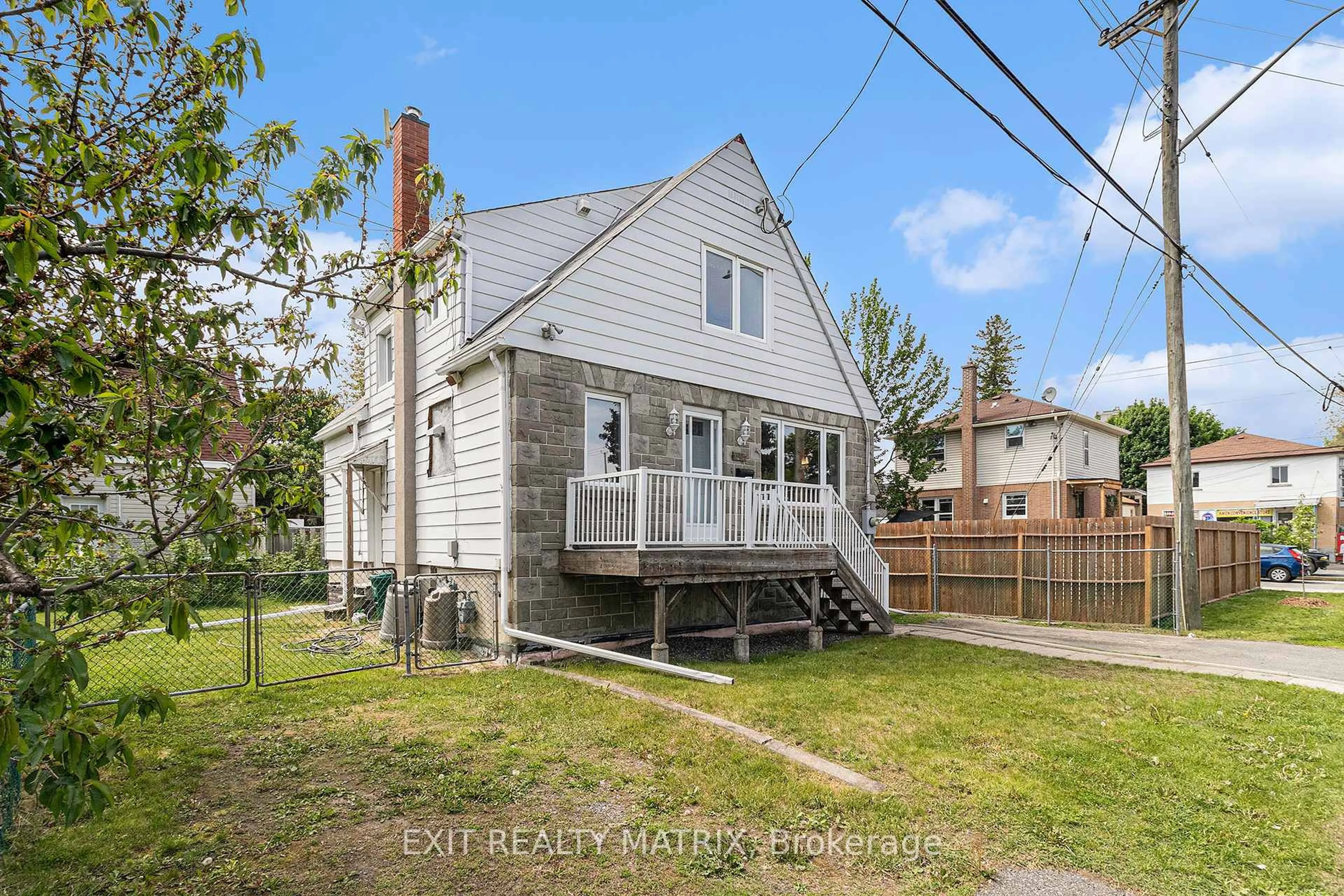 A pic from outside/outdoor area/front of a property/back of a property/a pic from drone, street for 348 LAFONTAINE Ave, Ottawa Ontario K1L 6X5