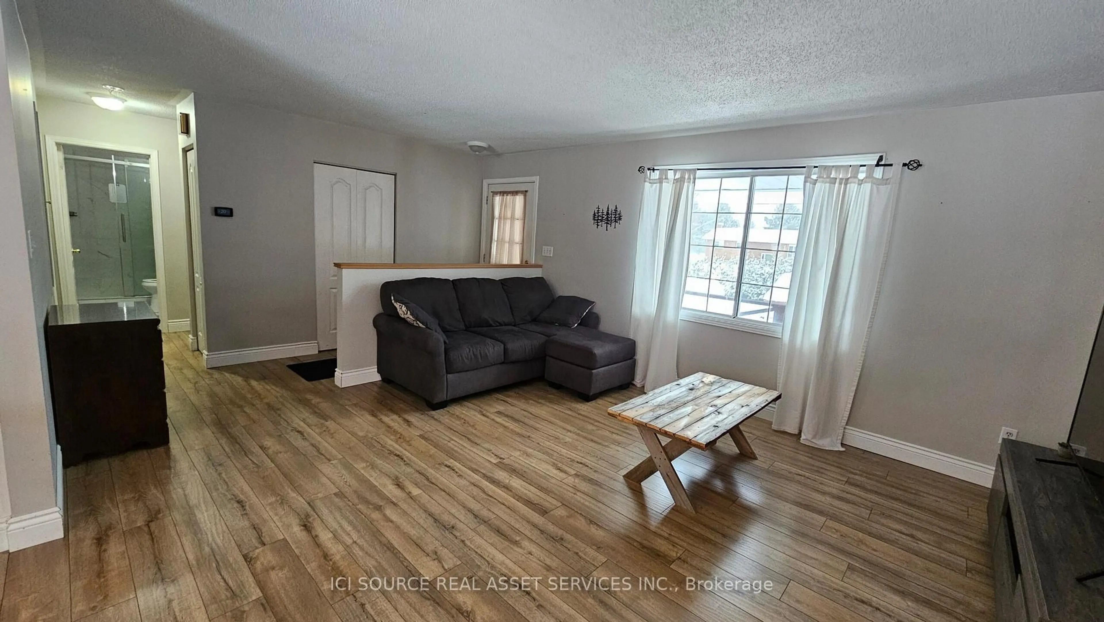 Living room with furniture, unknown for 188 Airport Rd, Petawawa Ontario K8A 6W7