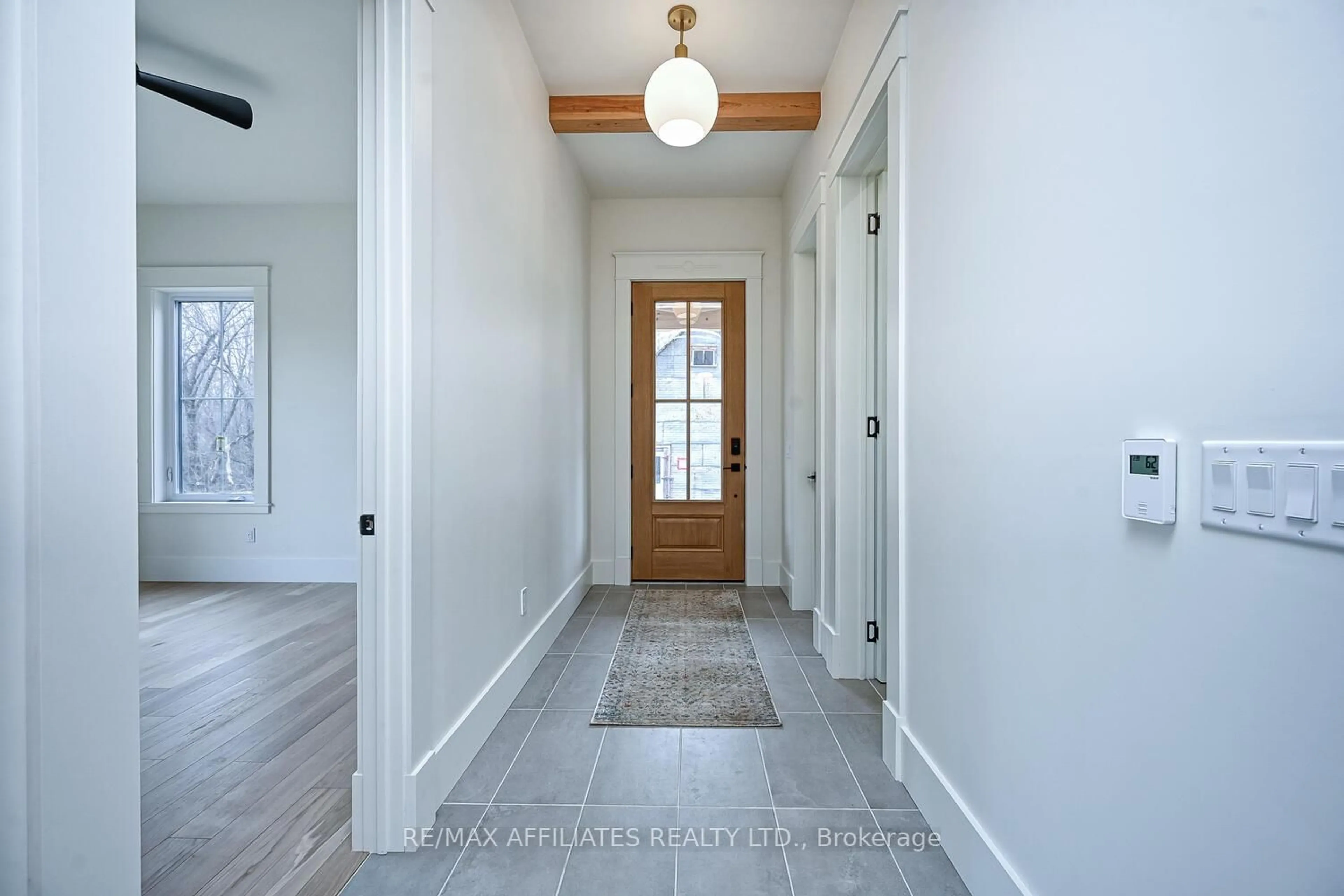 Indoor entryway for 25 Carleton St, Rideau Lakes Ontario K0G 1P0