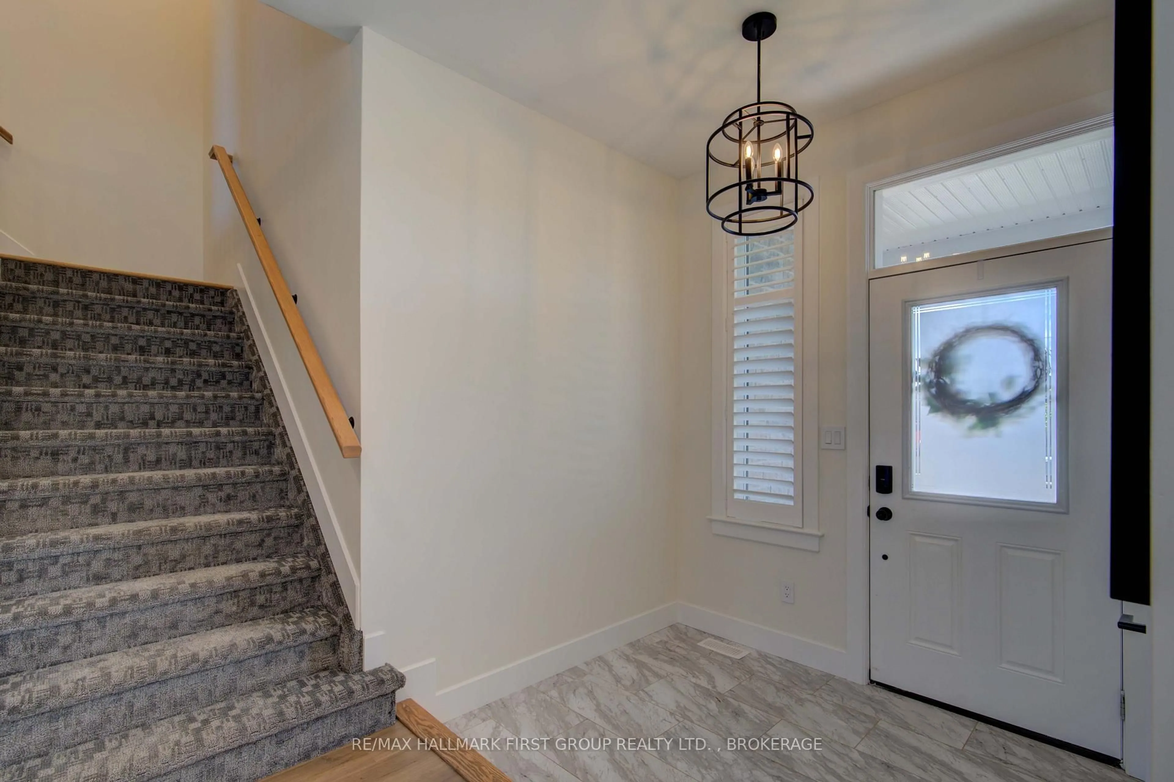 Indoor entryway for 135 Brennan Cres, Bissett Creek Ontario K0H 2H0