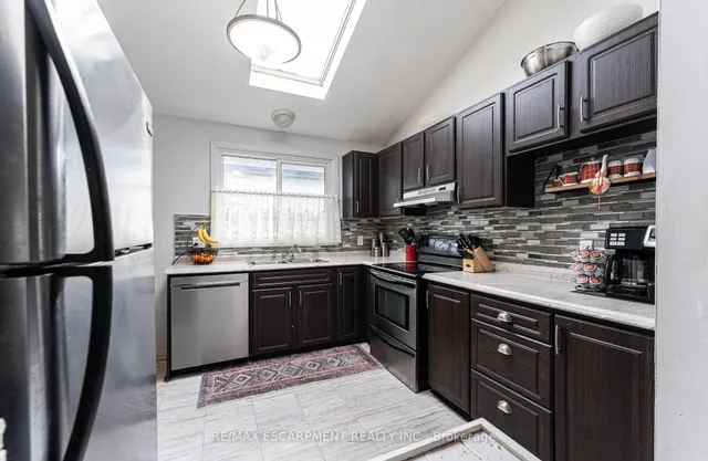 Additional property image - 69 CRANBROOK Dr