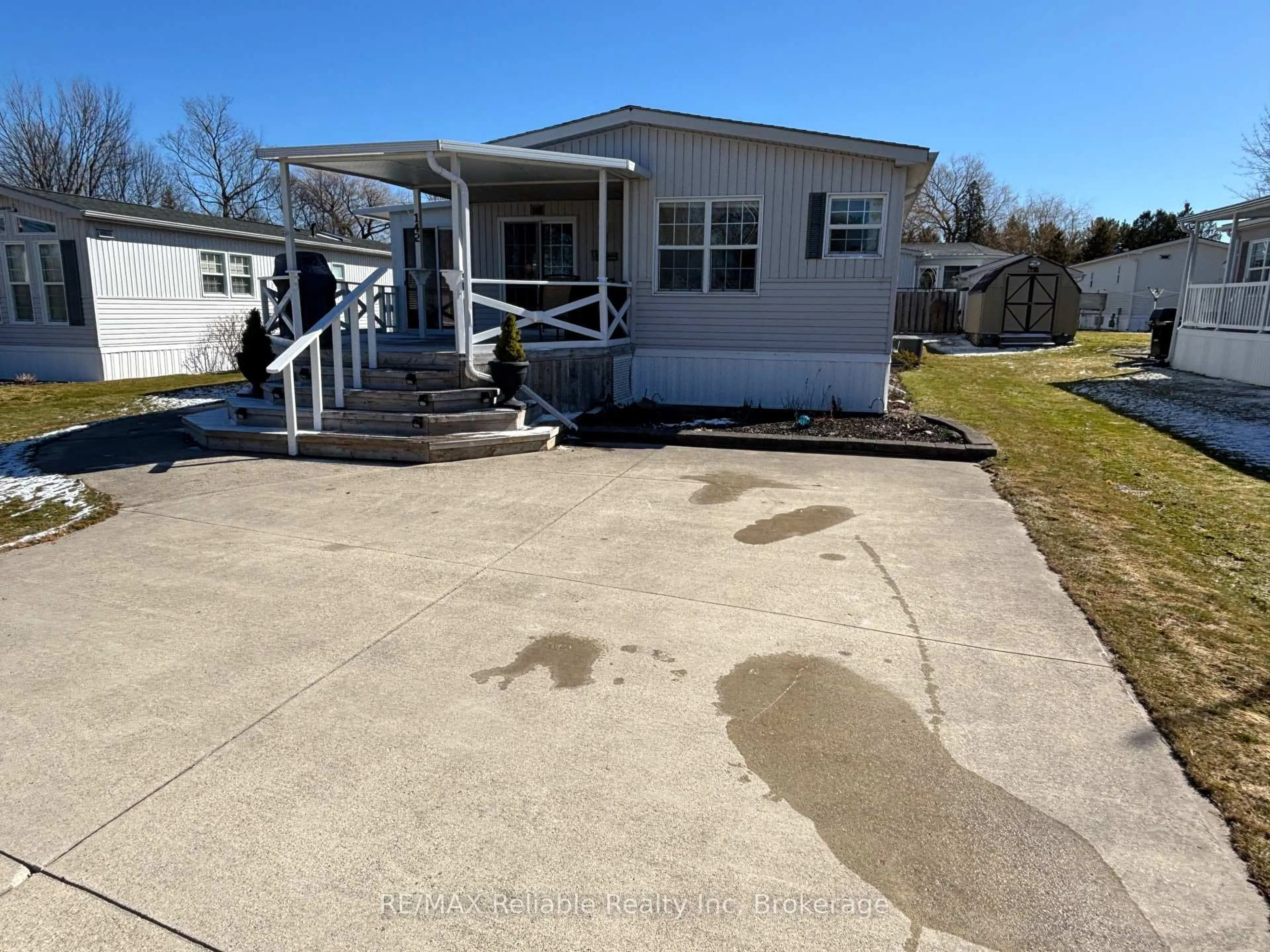 A pic from outside/outdoor area/front of a property/back of a property/a pic from drone, water/lake/river/ocean view for 142 Sandbagger Cres, Bluewater Ontario N0M 1G0