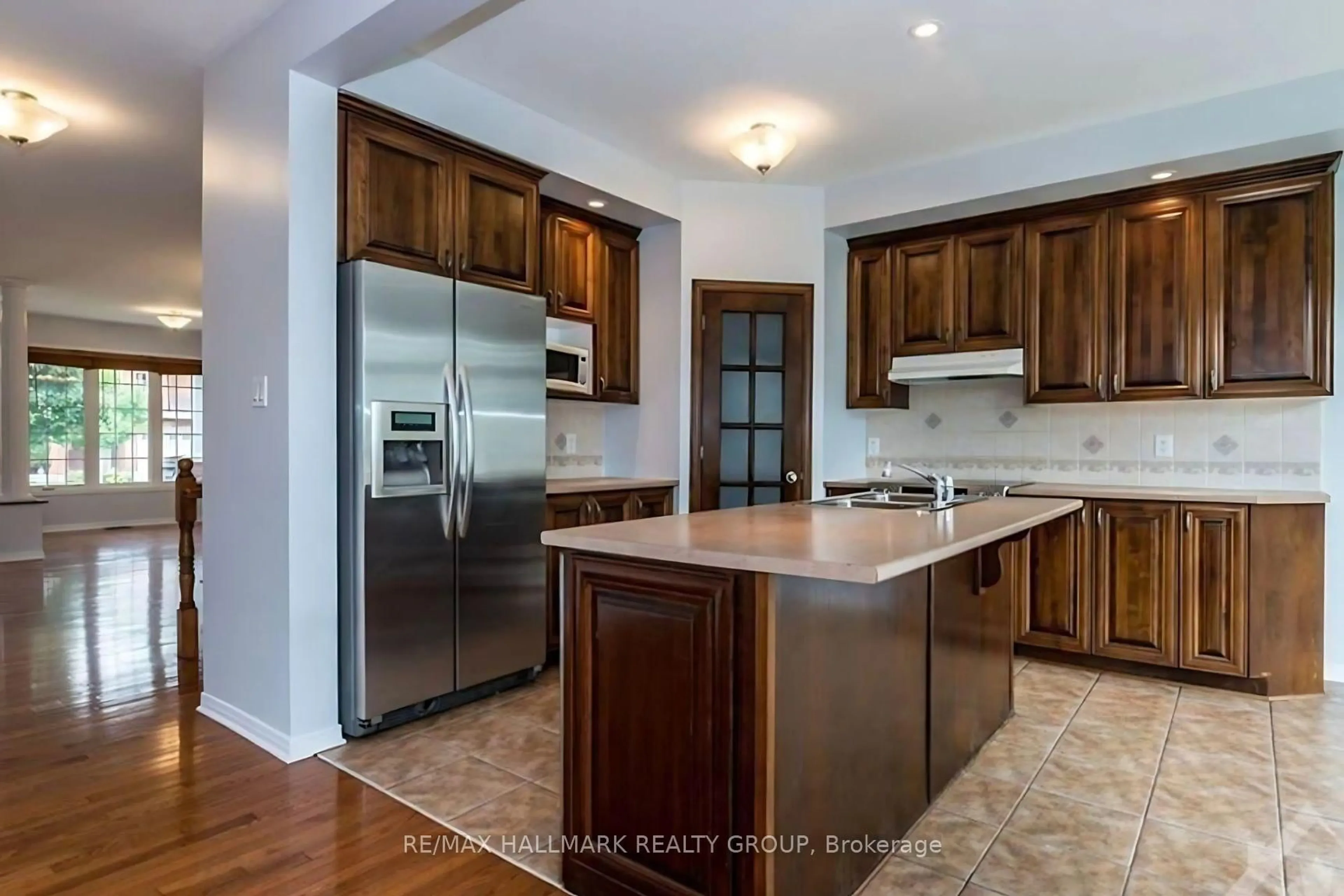 Open concept kitchen, unknown for 135 STEDMAN St, Ottawa Ontario K1T 0B4