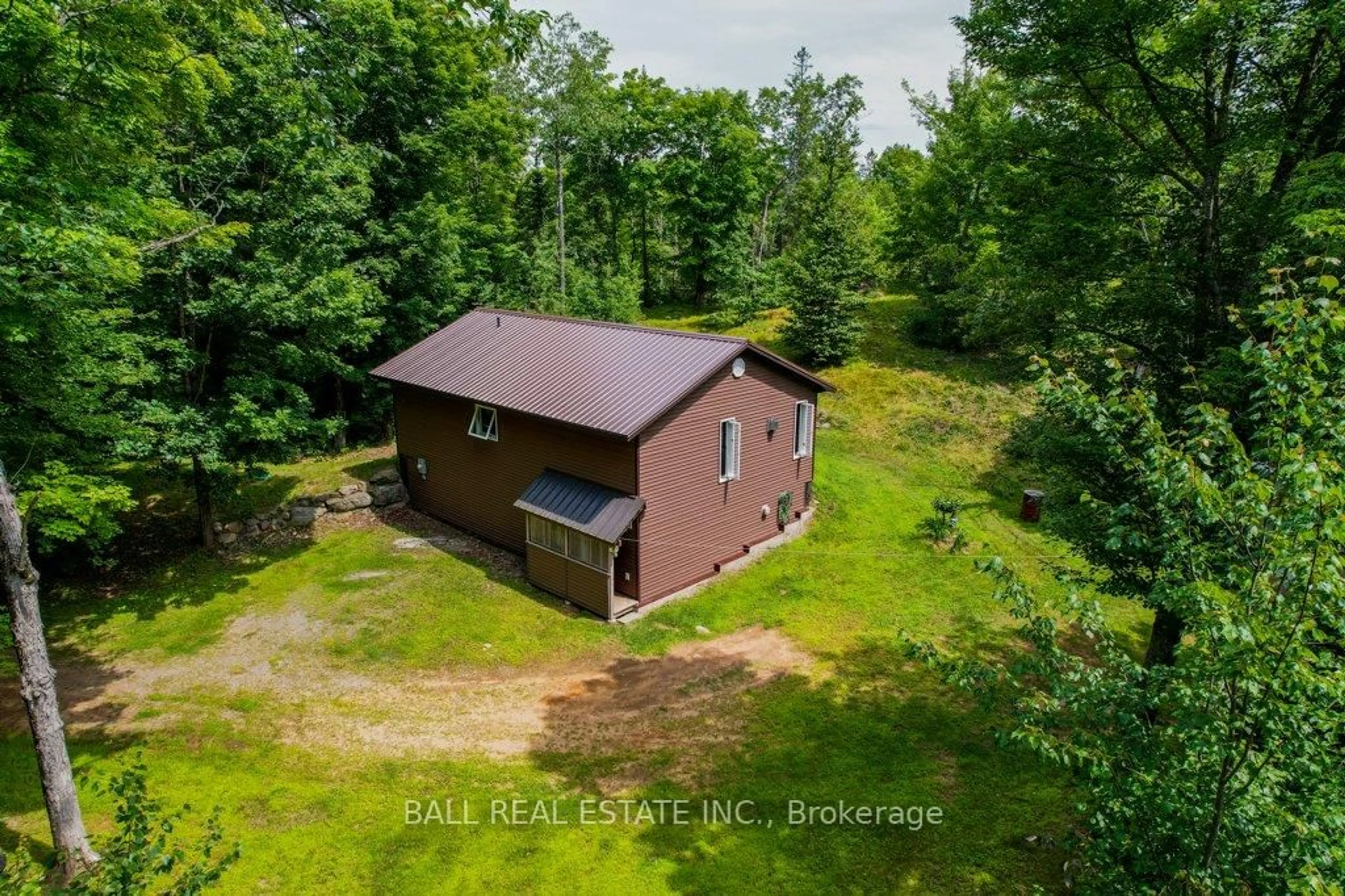 A pic from outside/outdoor area/front of a property/back of a property/a pic from drone, unknown for 1794 Hadlington Rd, Highlands East Ontario K0L 2Y0