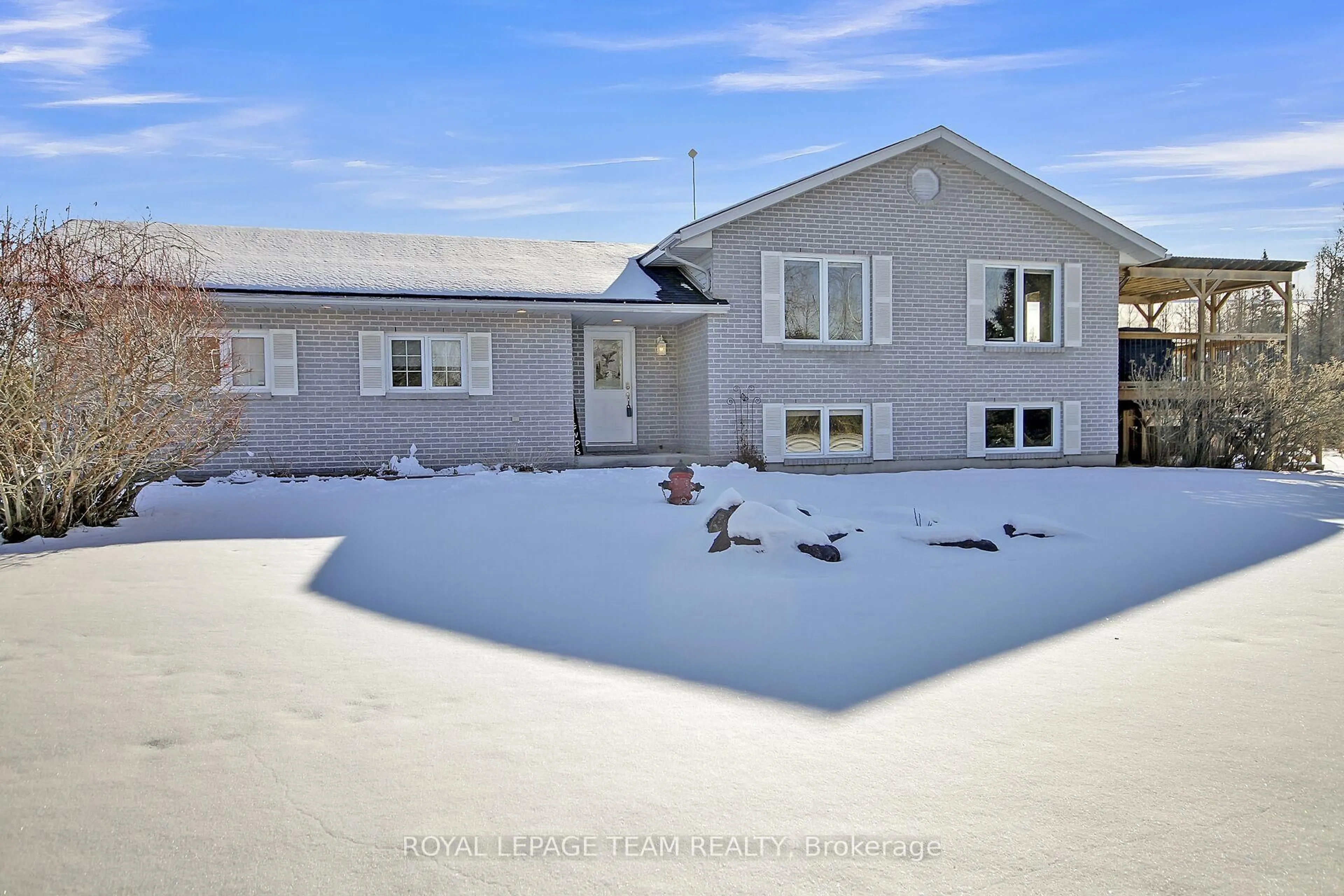 A pic from outside/outdoor area/front of a property/back of a property/a pic from drone, unknown for 955 Macpherson Rd, Smiths Falls Ontario K7A 4S4