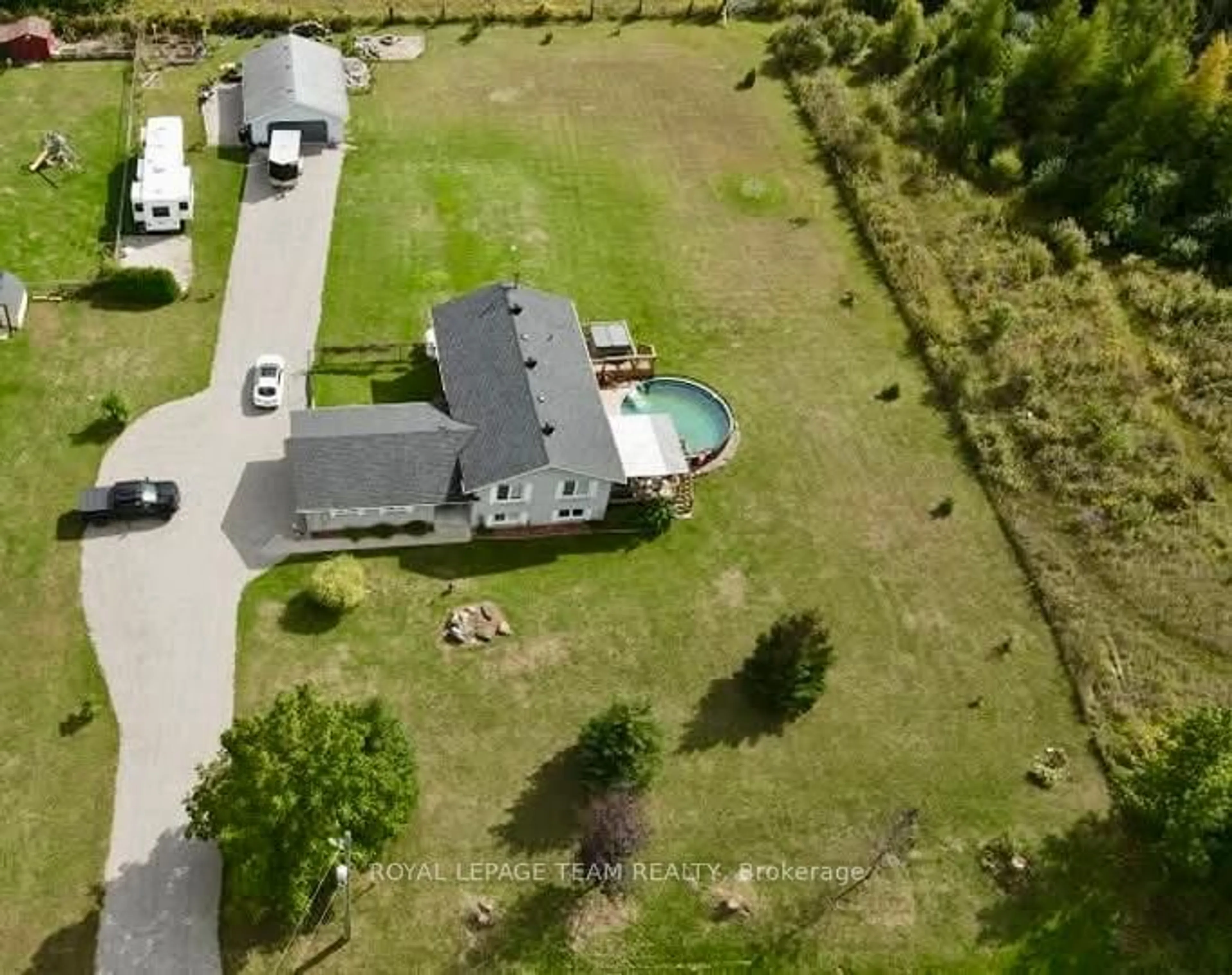 A pic from outside/outdoor area/front of a property/back of a property/a pic from drone, unknown for 955 Macpherson Rd, Smiths Falls Ontario K7A 4S4