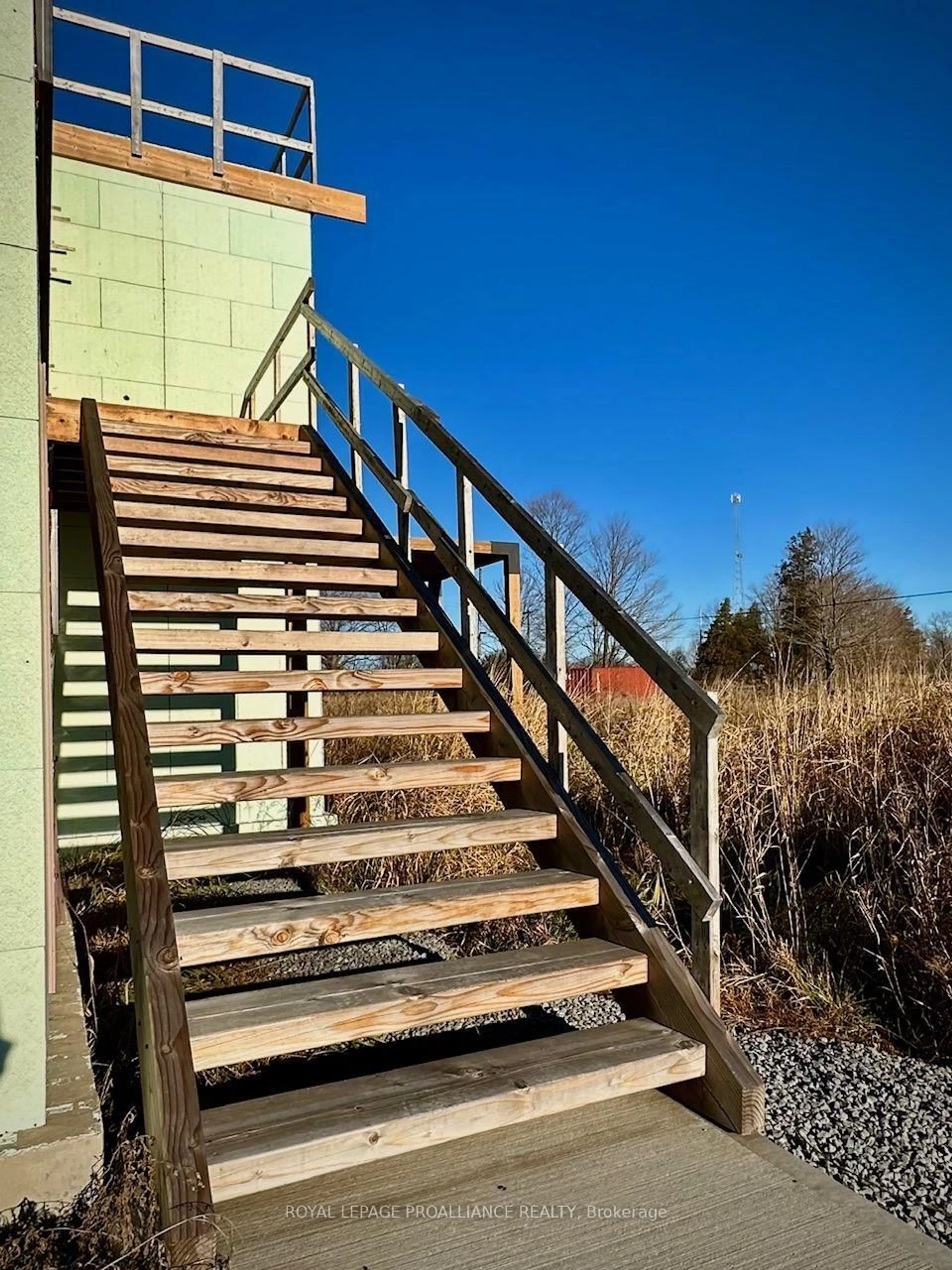 Stairs for 449 Partridge Hollow Rd, Prince Edward County Ontario K0K 1T0