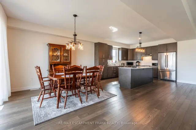Additional property image - 412 KLEIN Circ