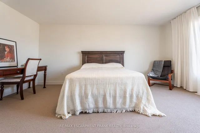 Additional property image - 412 KLEIN Circ