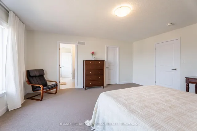 Additional property image - 412 KLEIN Circ