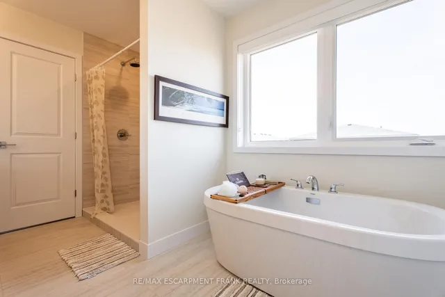 Additional property image - 412 KLEIN Circ