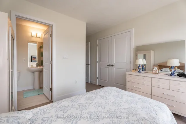 Additional property image - 412 KLEIN Circ