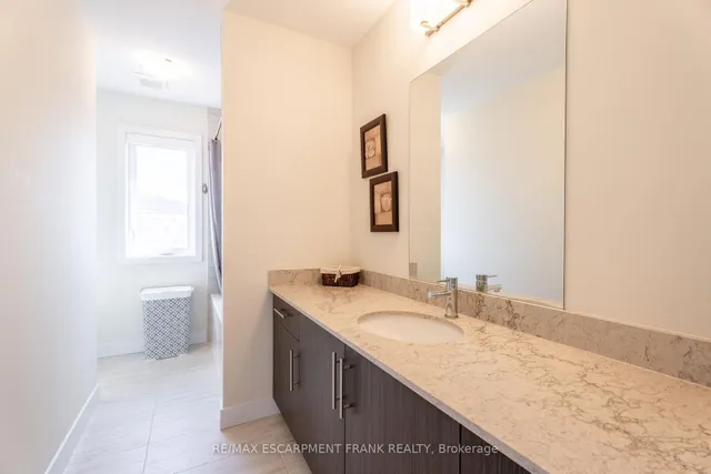 Additional property image - 412 KLEIN Circ